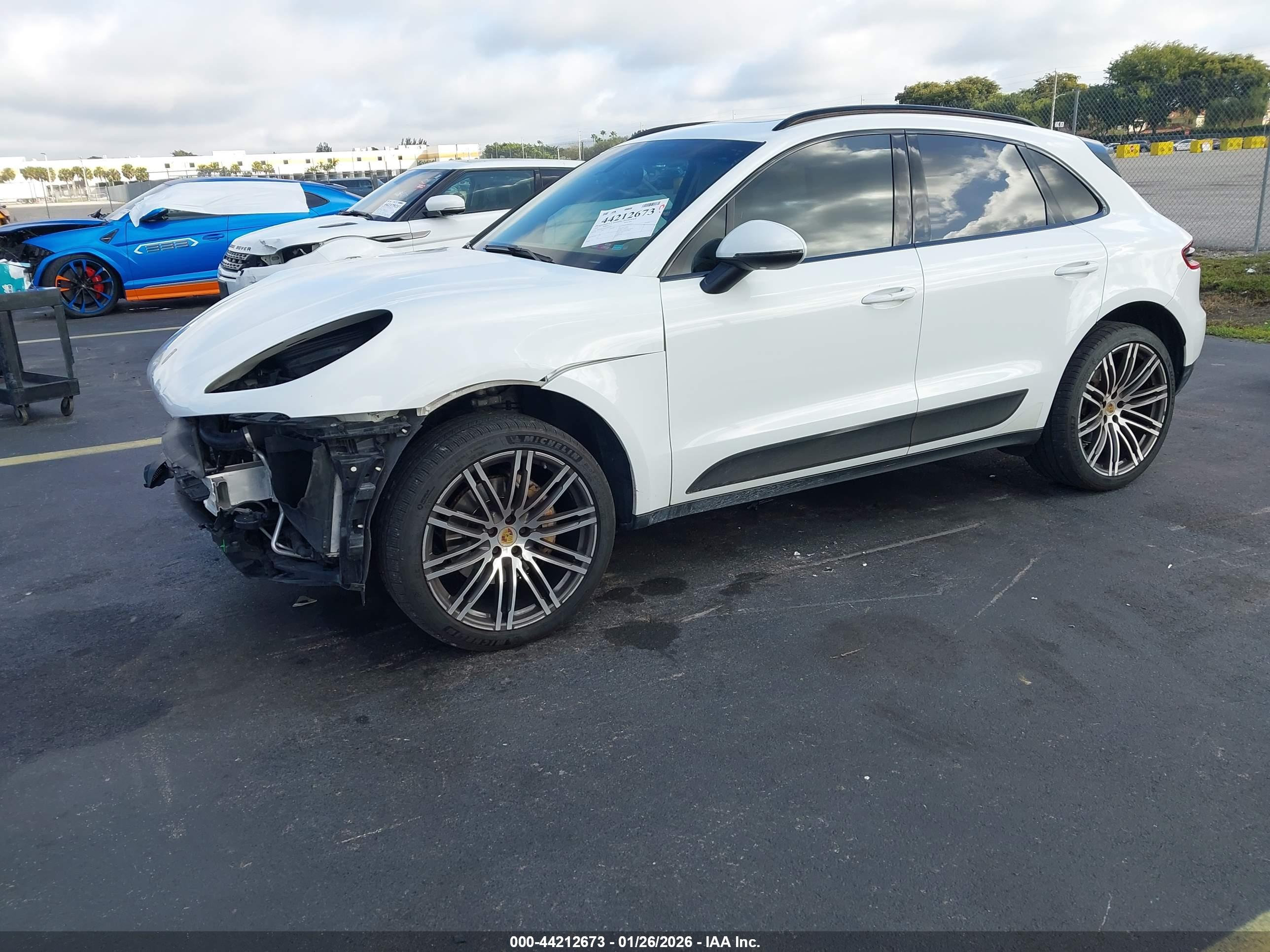 PORSCHE MACAN image 2