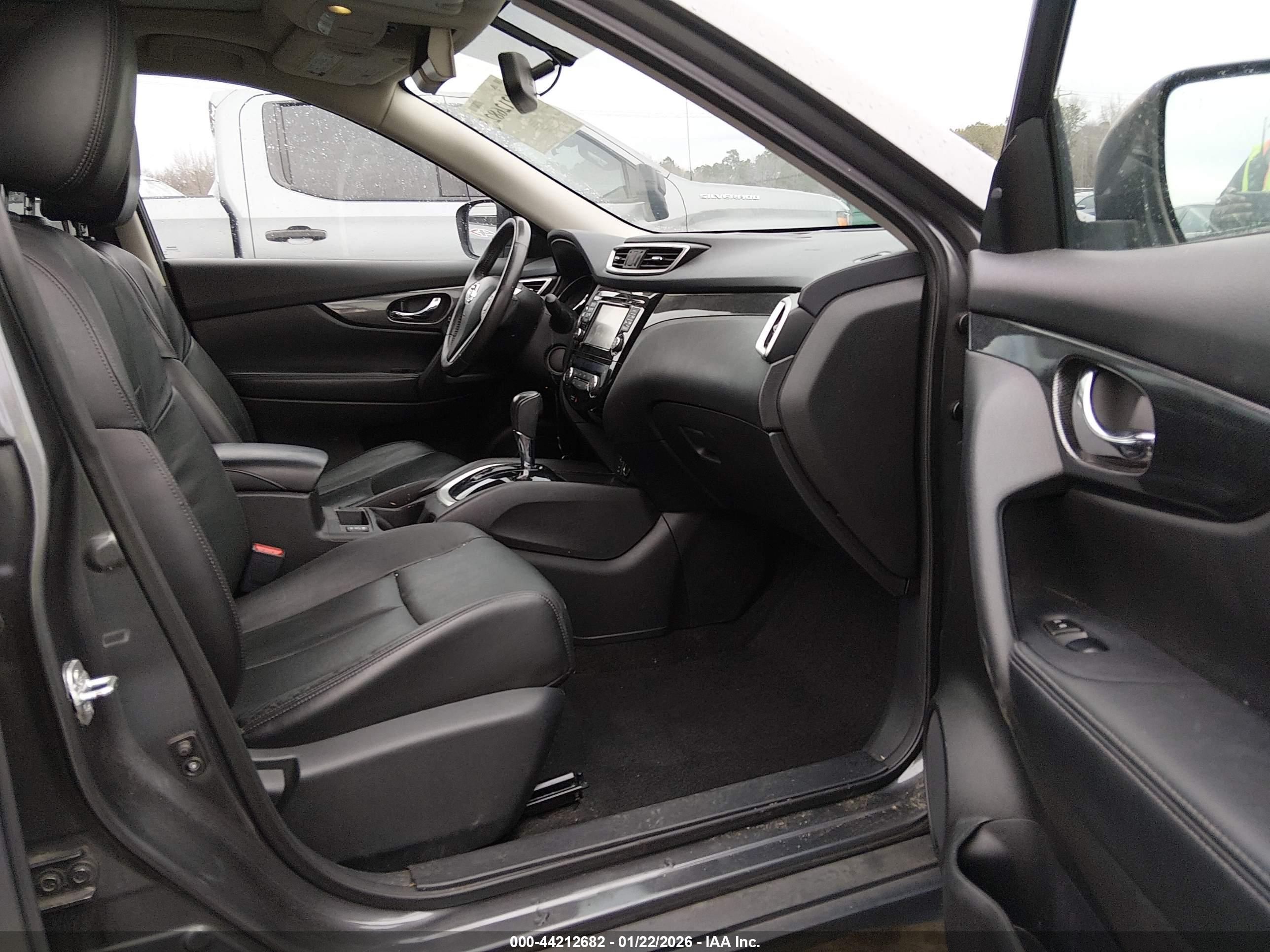 NISSAN ROGUE image 5