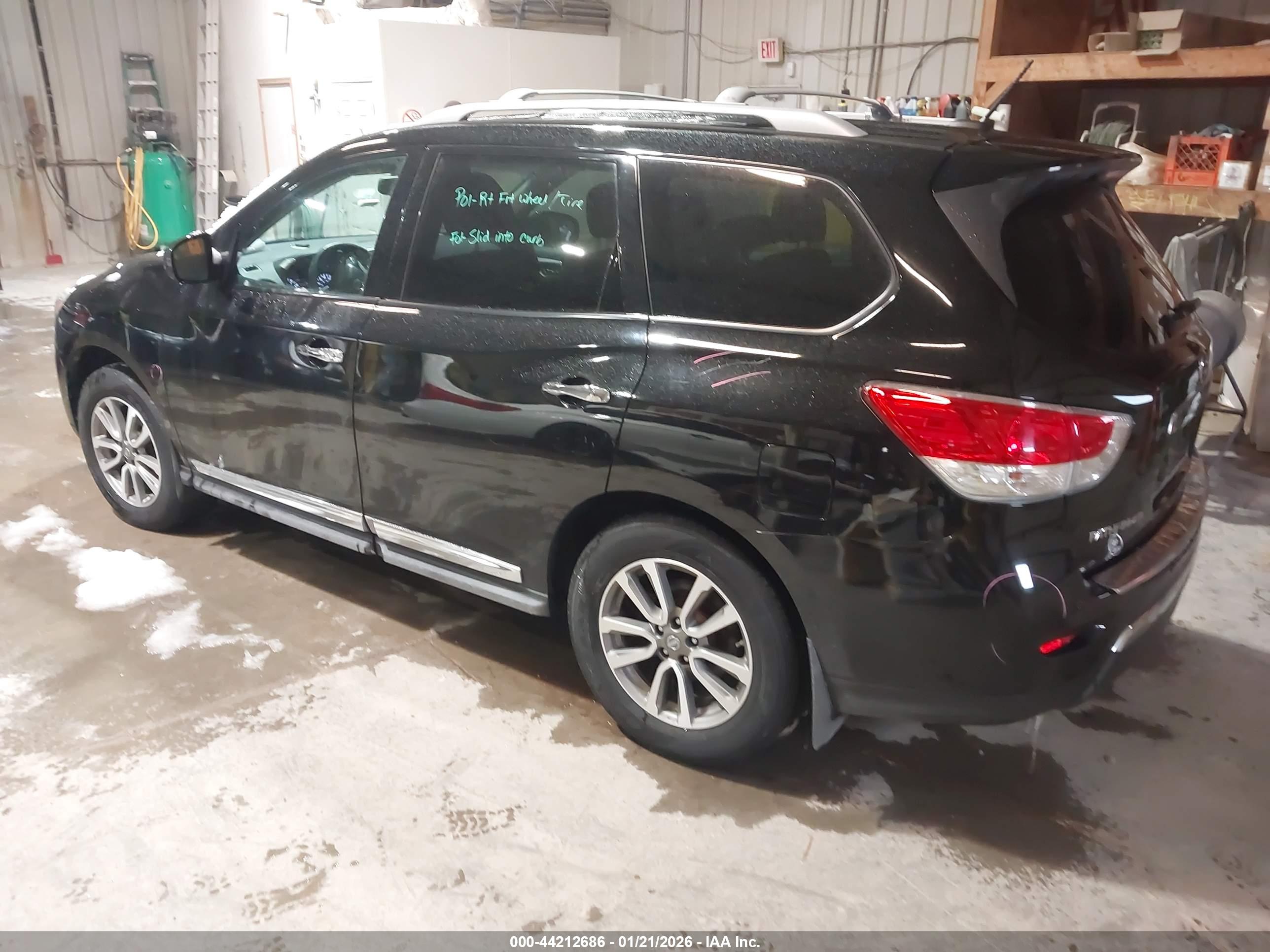 NISSAN PATHFINDER image 3