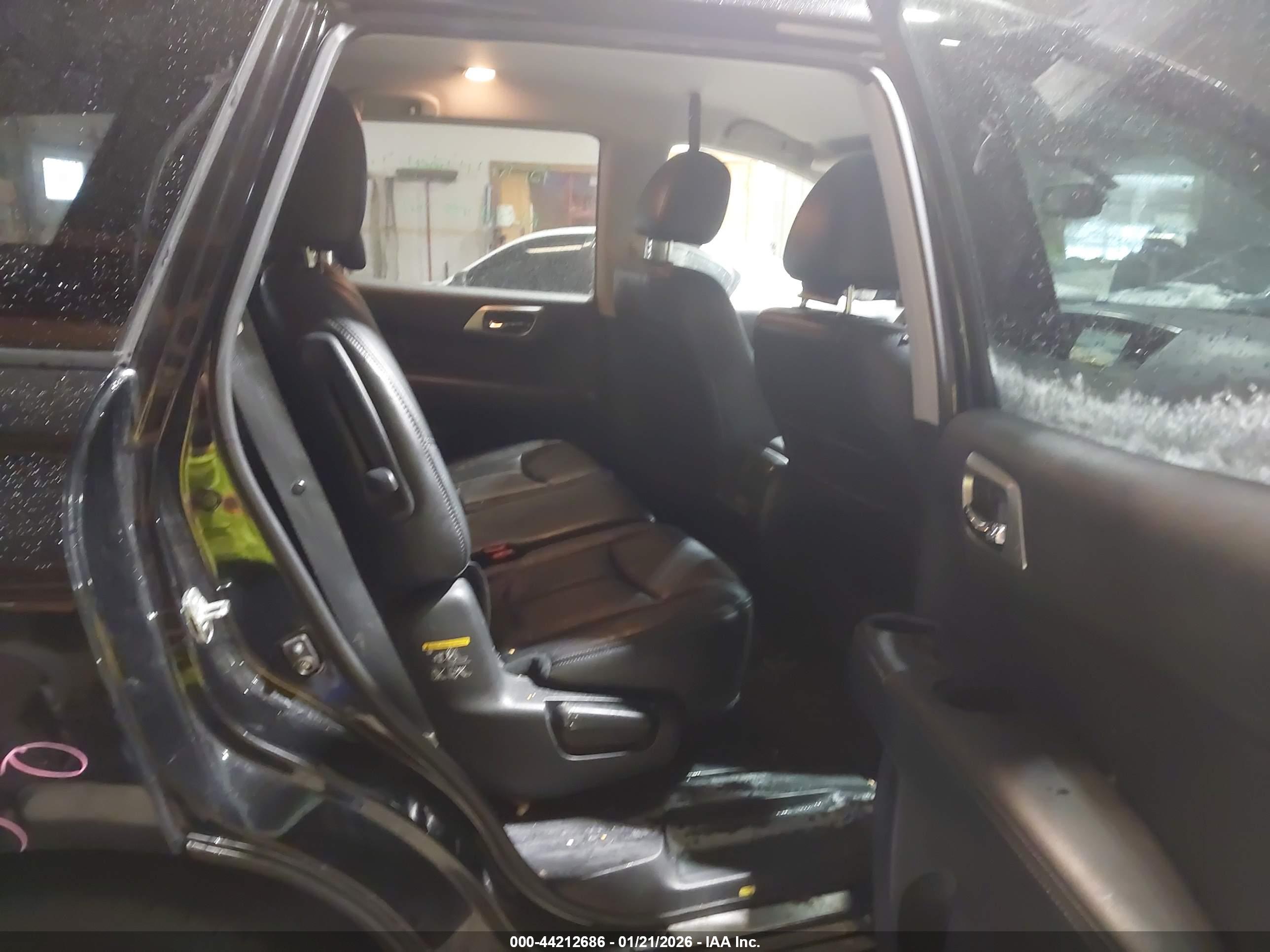 NISSAN PATHFINDER image 8