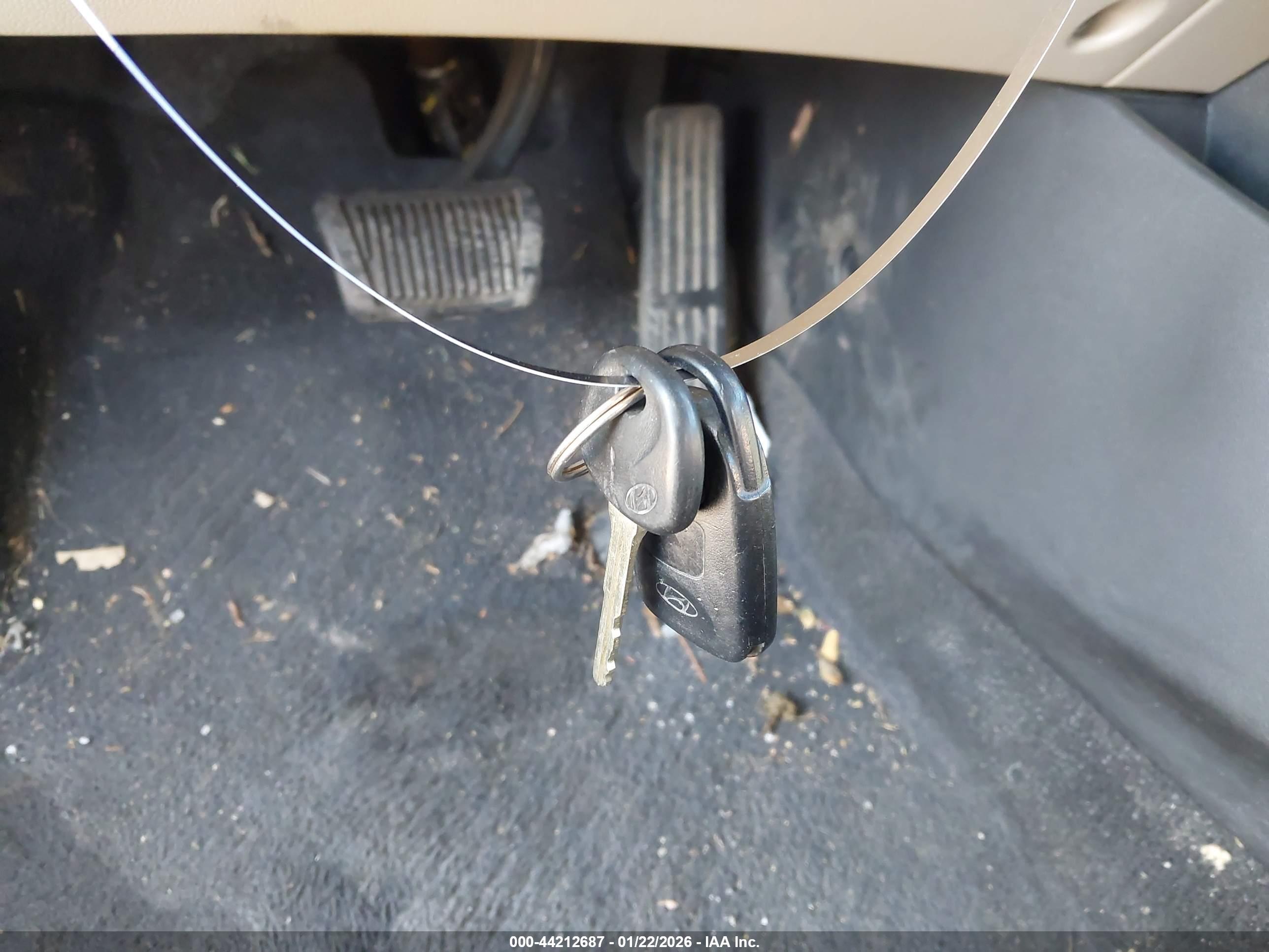 HYUNDAI ELANTRA image 11