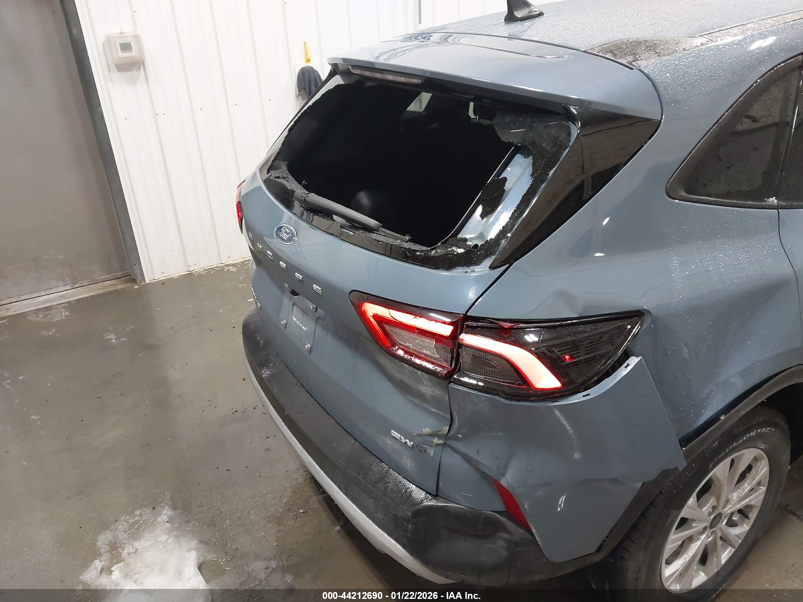 FORD ESCAPE image 6