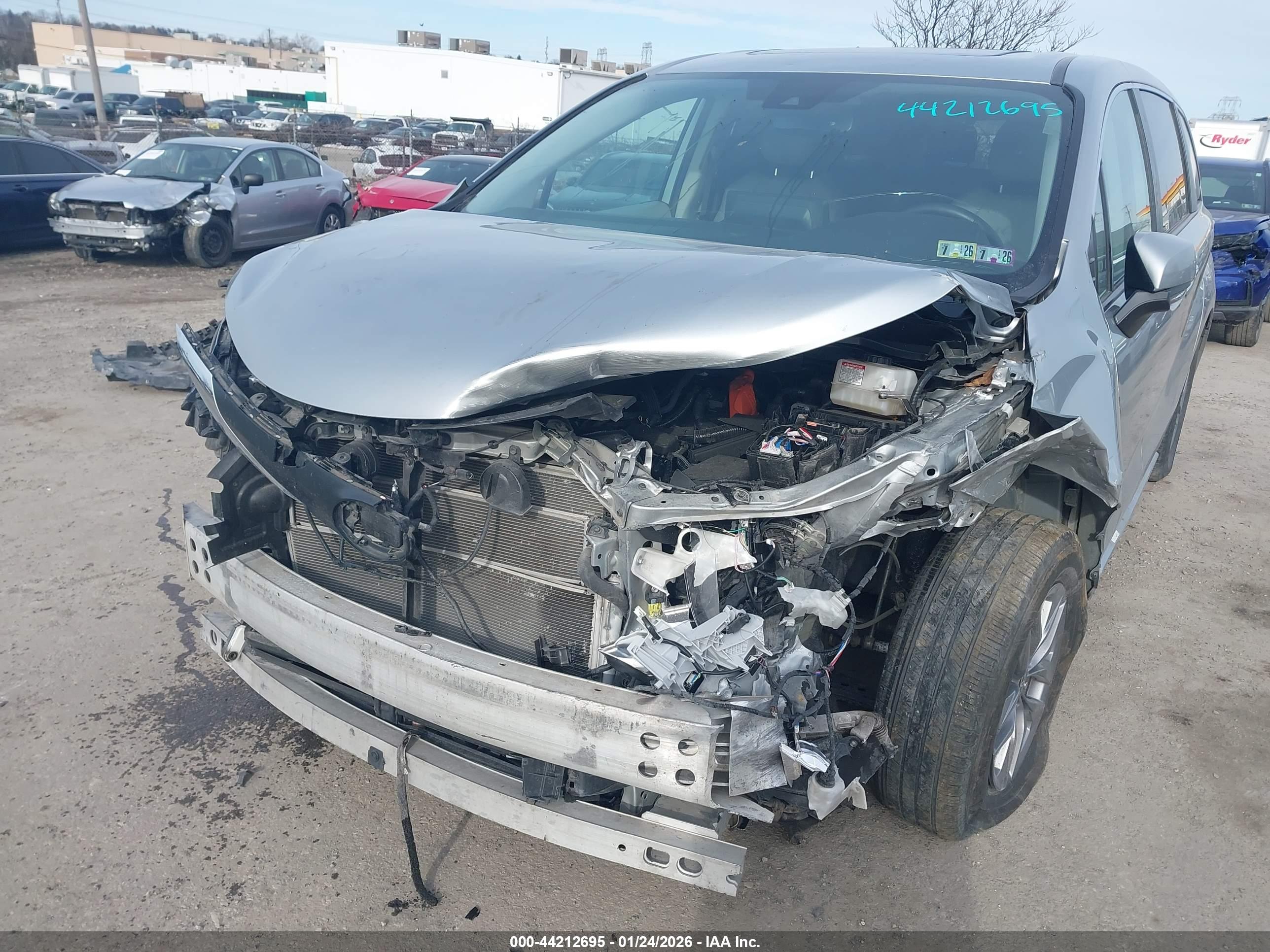 TOYOTA SIENNA image 6