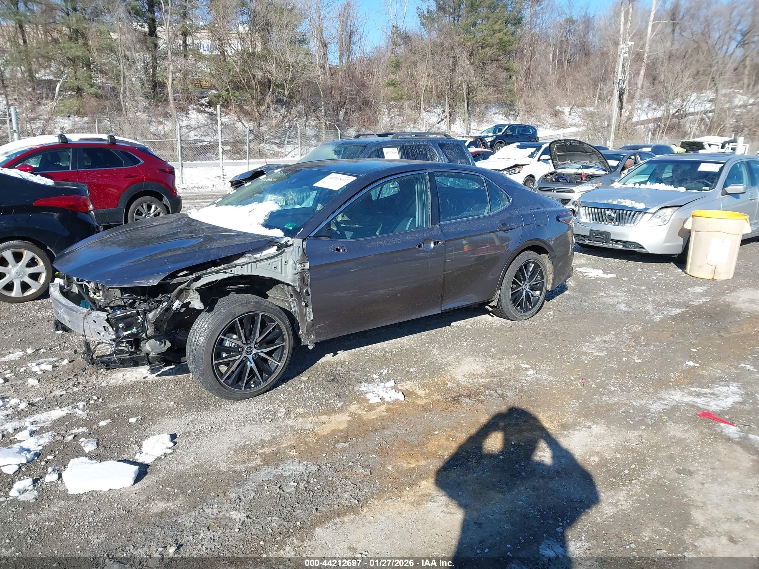 TOYOTA CAMRY image 2