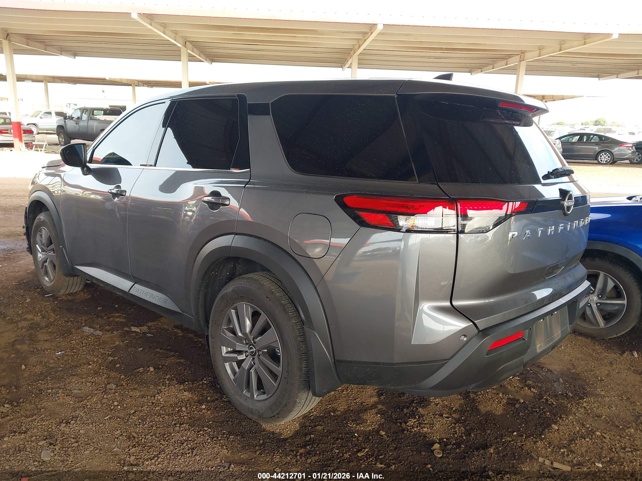 NISSAN PATHFINDER image 3