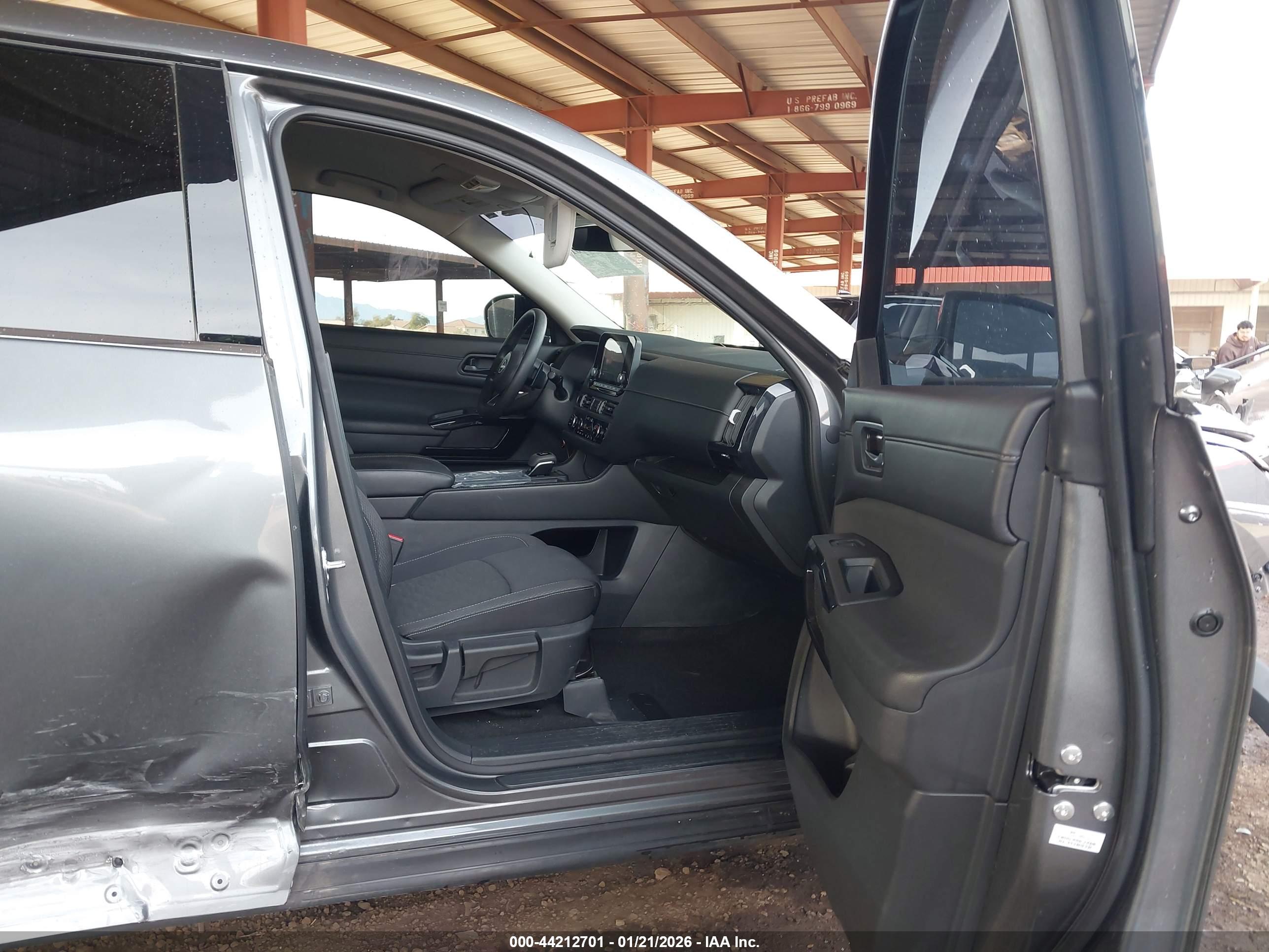 NISSAN PATHFINDER image 5