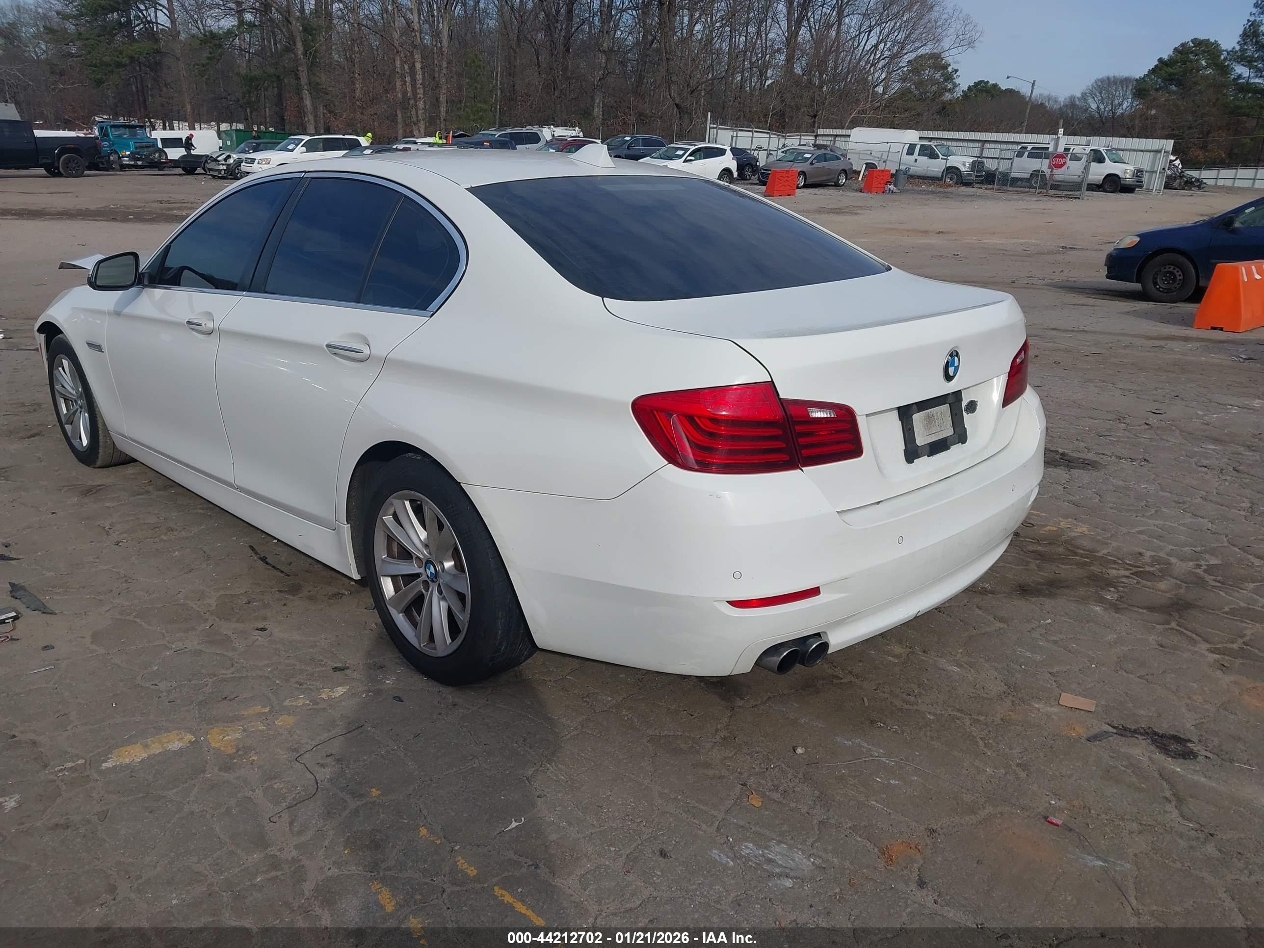 BMW 528I image 3
