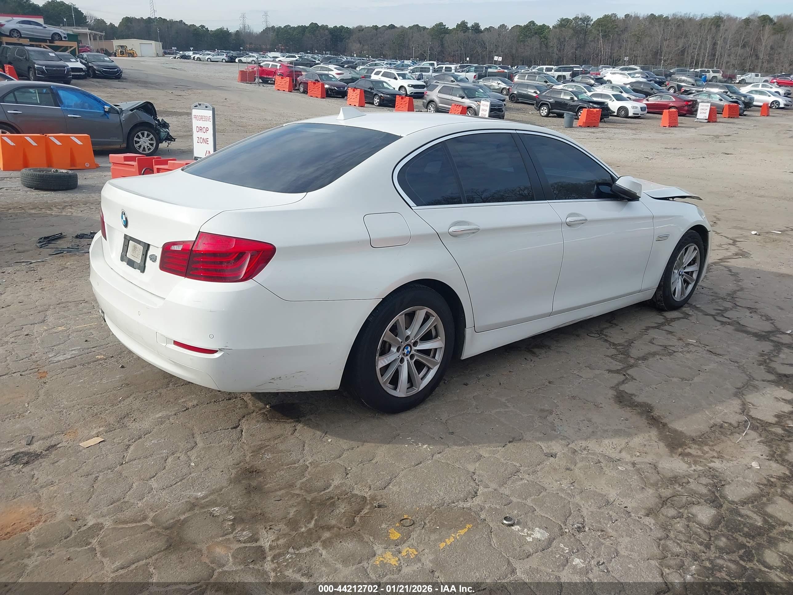 BMW 528I image 4
