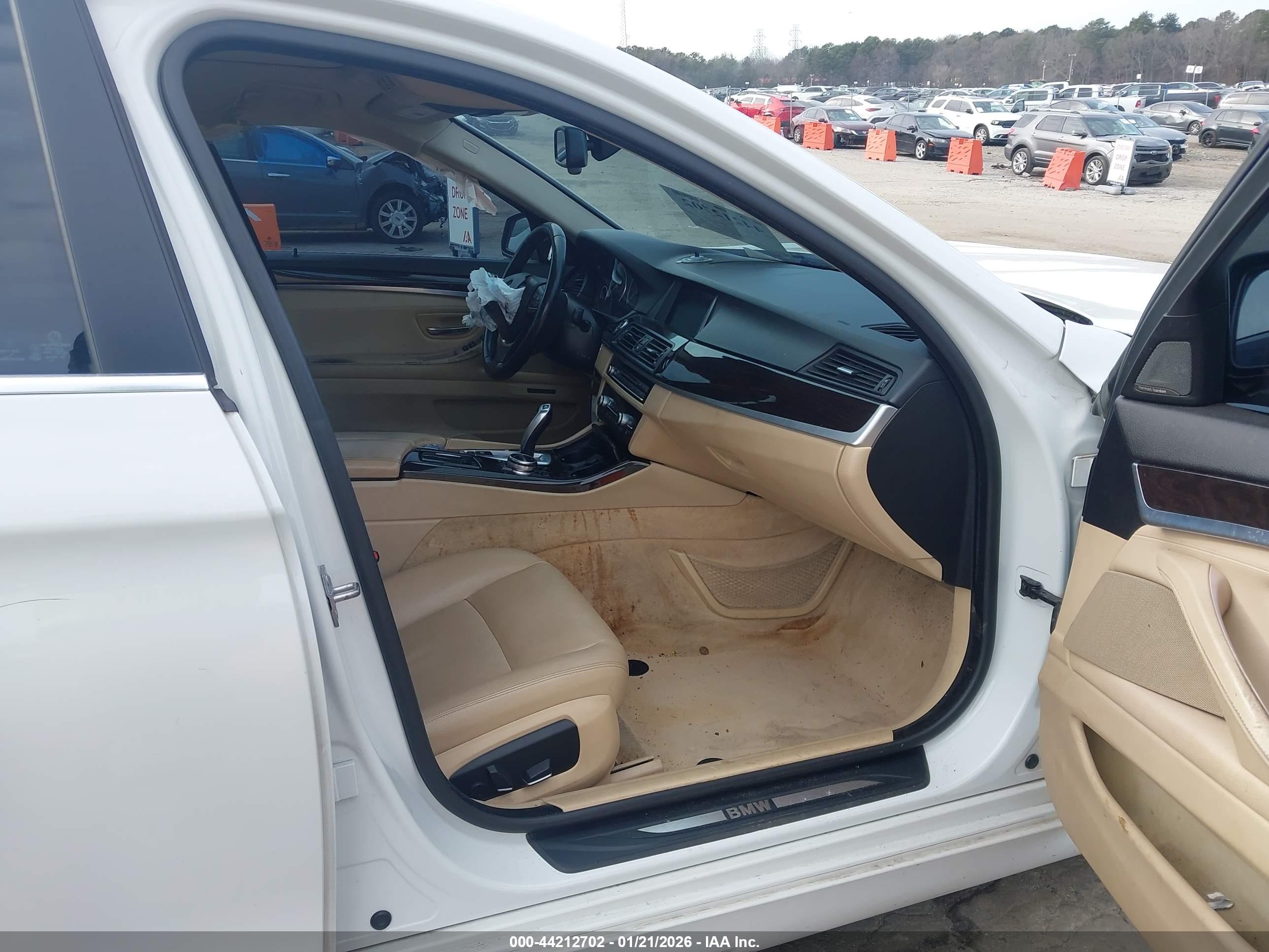 BMW 528I image 5