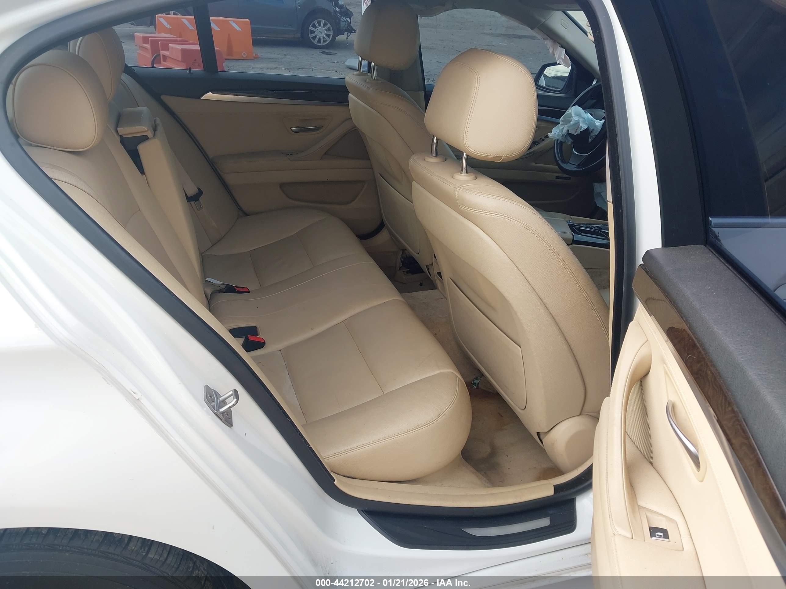 BMW 528I image 8