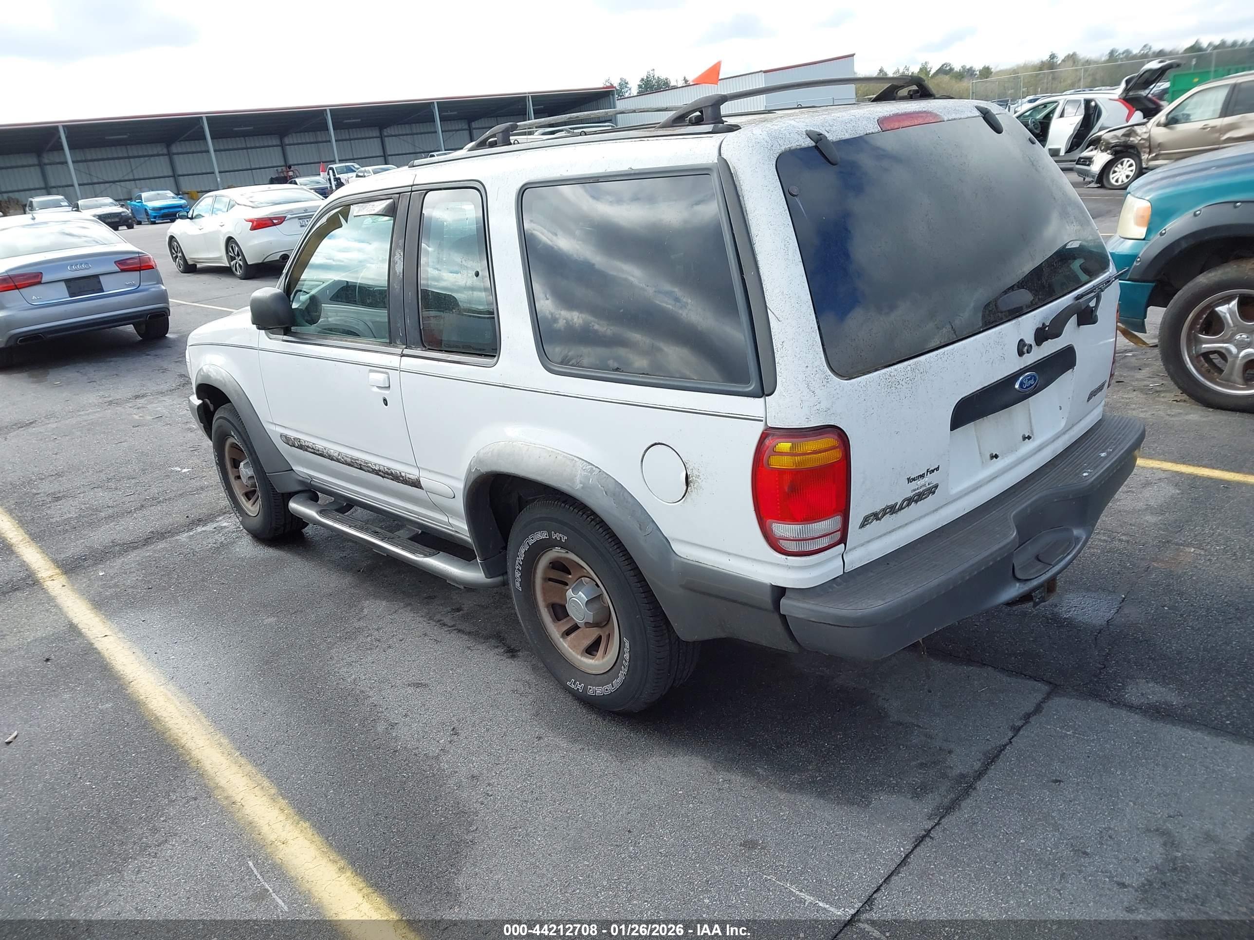 FORD EXPLORER image 3