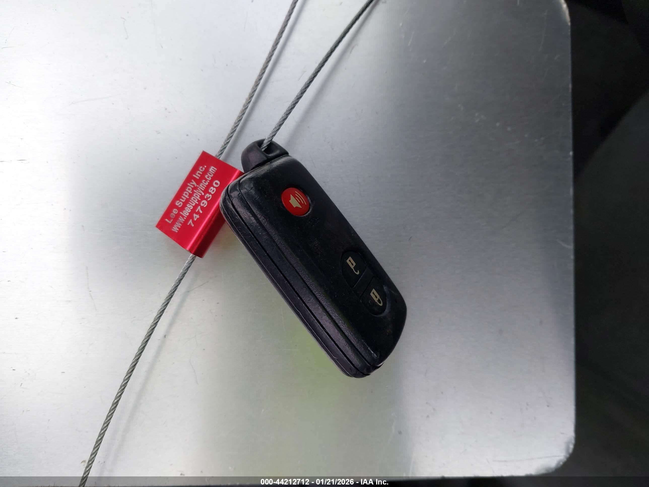 TOYOTA PRIUS image 11