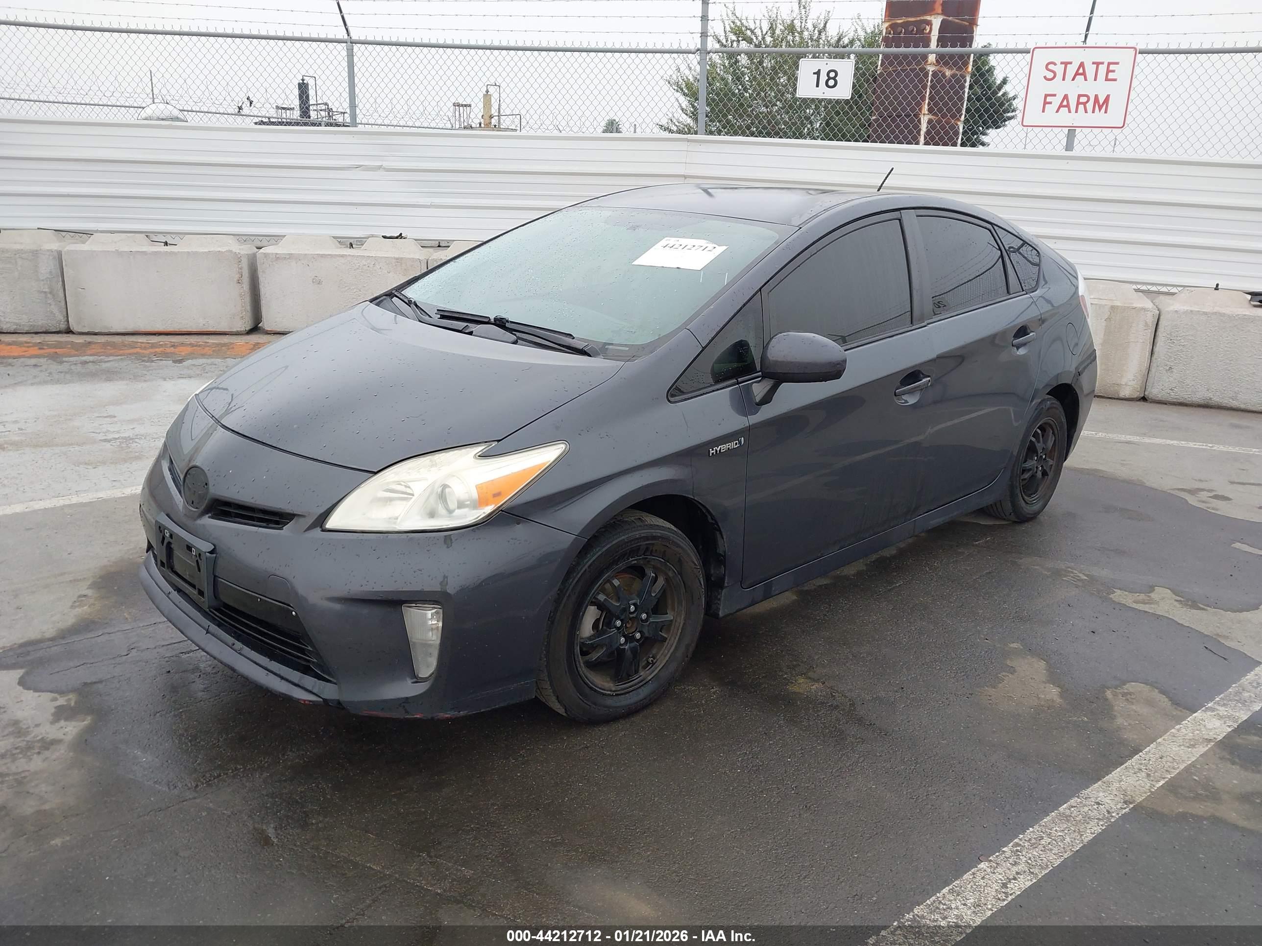 TOYOTA PRIUS image 2
