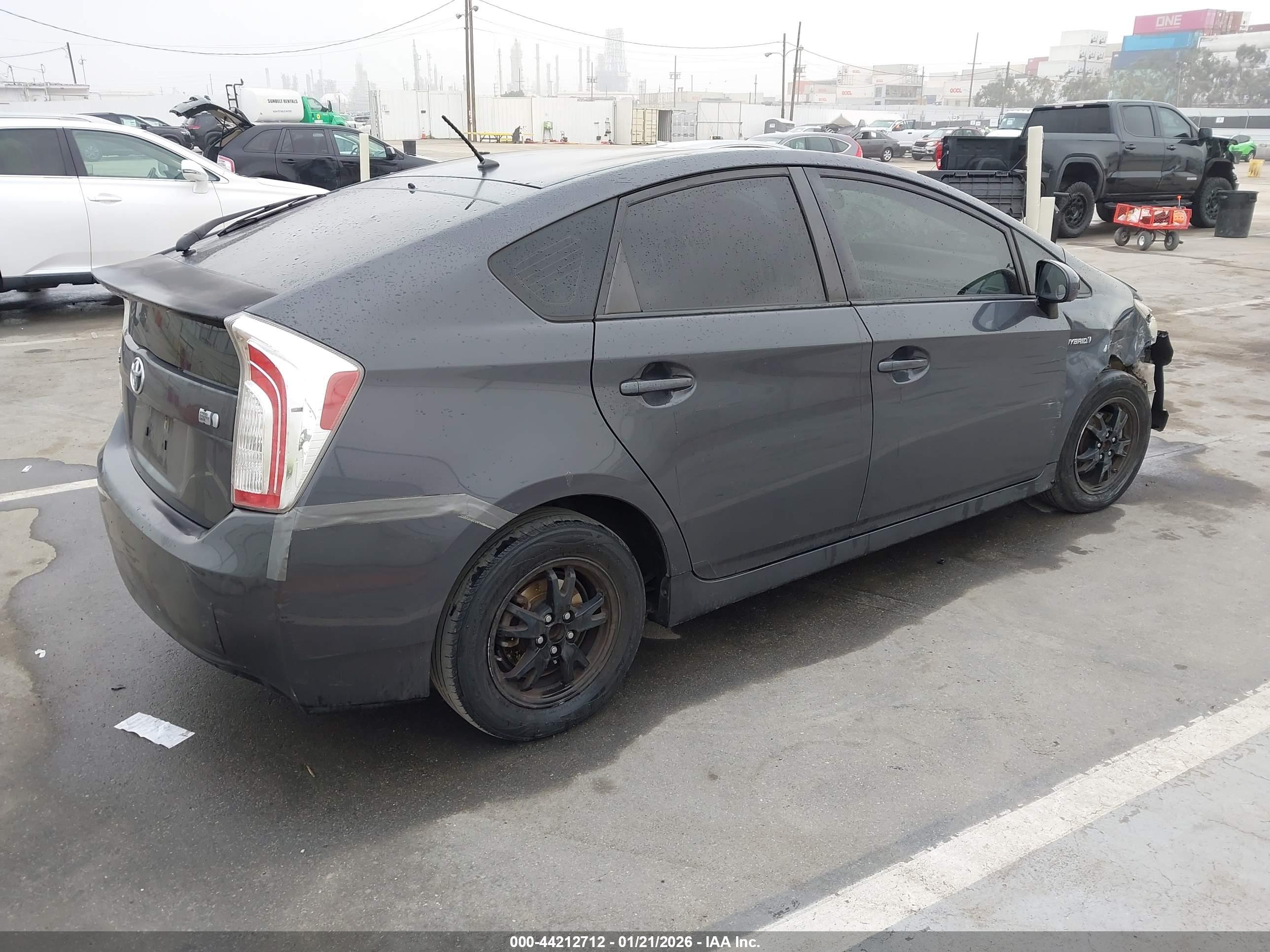 TOYOTA PRIUS image 4