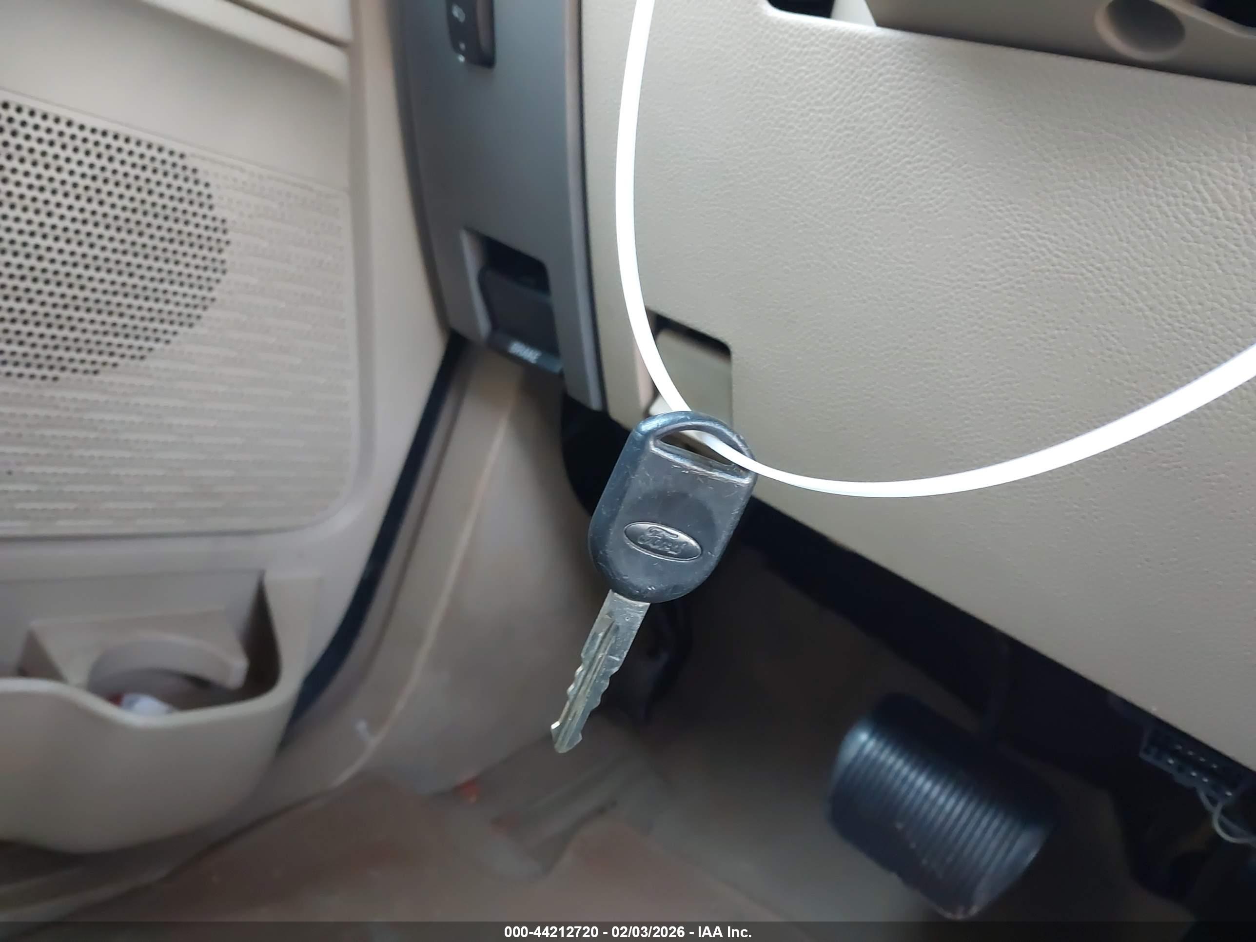 FORD EXPEDITION image 11
