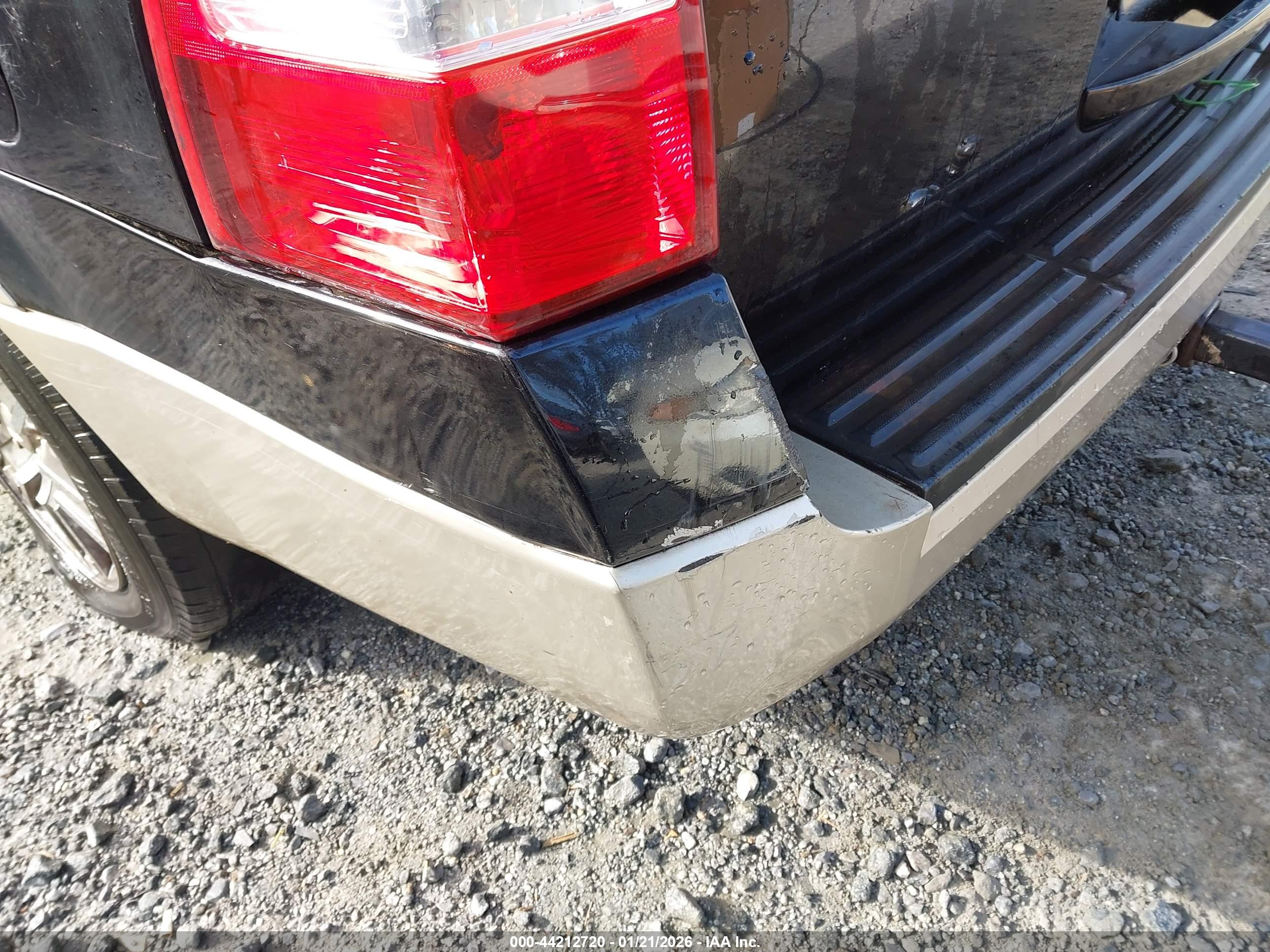 FORD EXPEDITION image 6