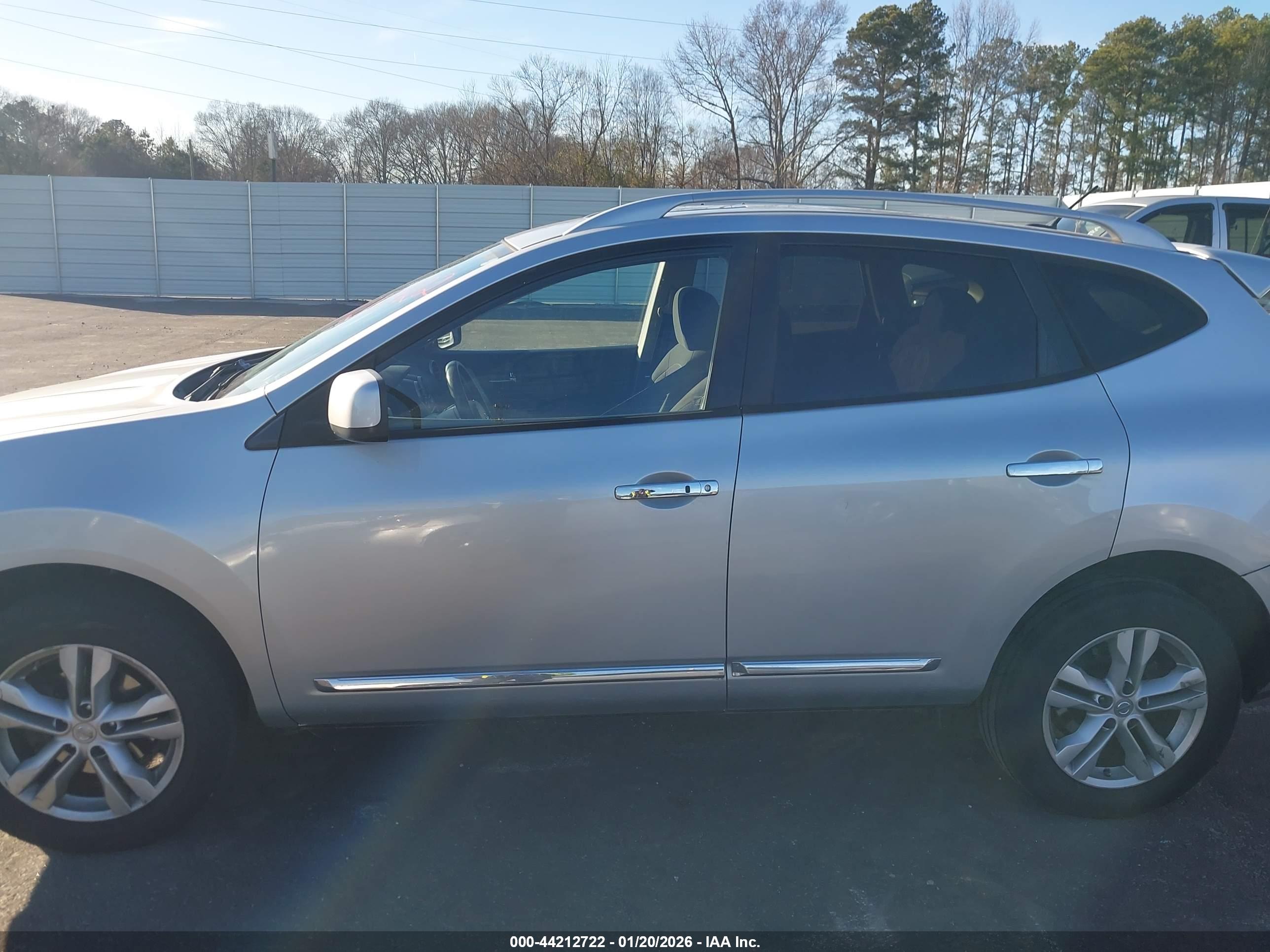 NISSAN ROGUE image 6