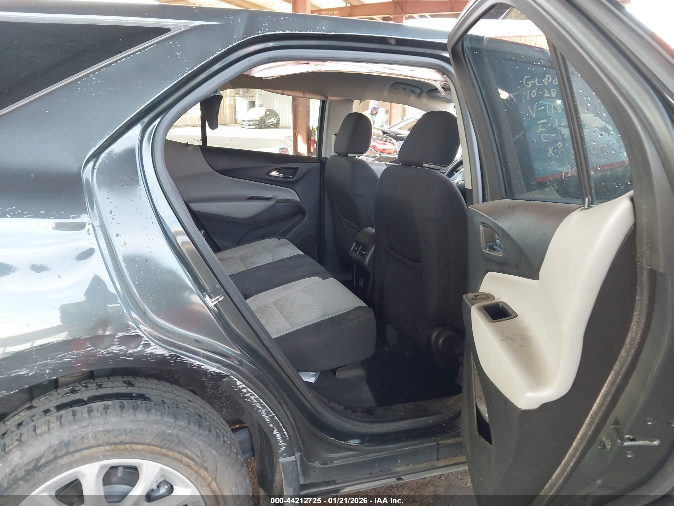 CHEVROLET EQUINOX image 8