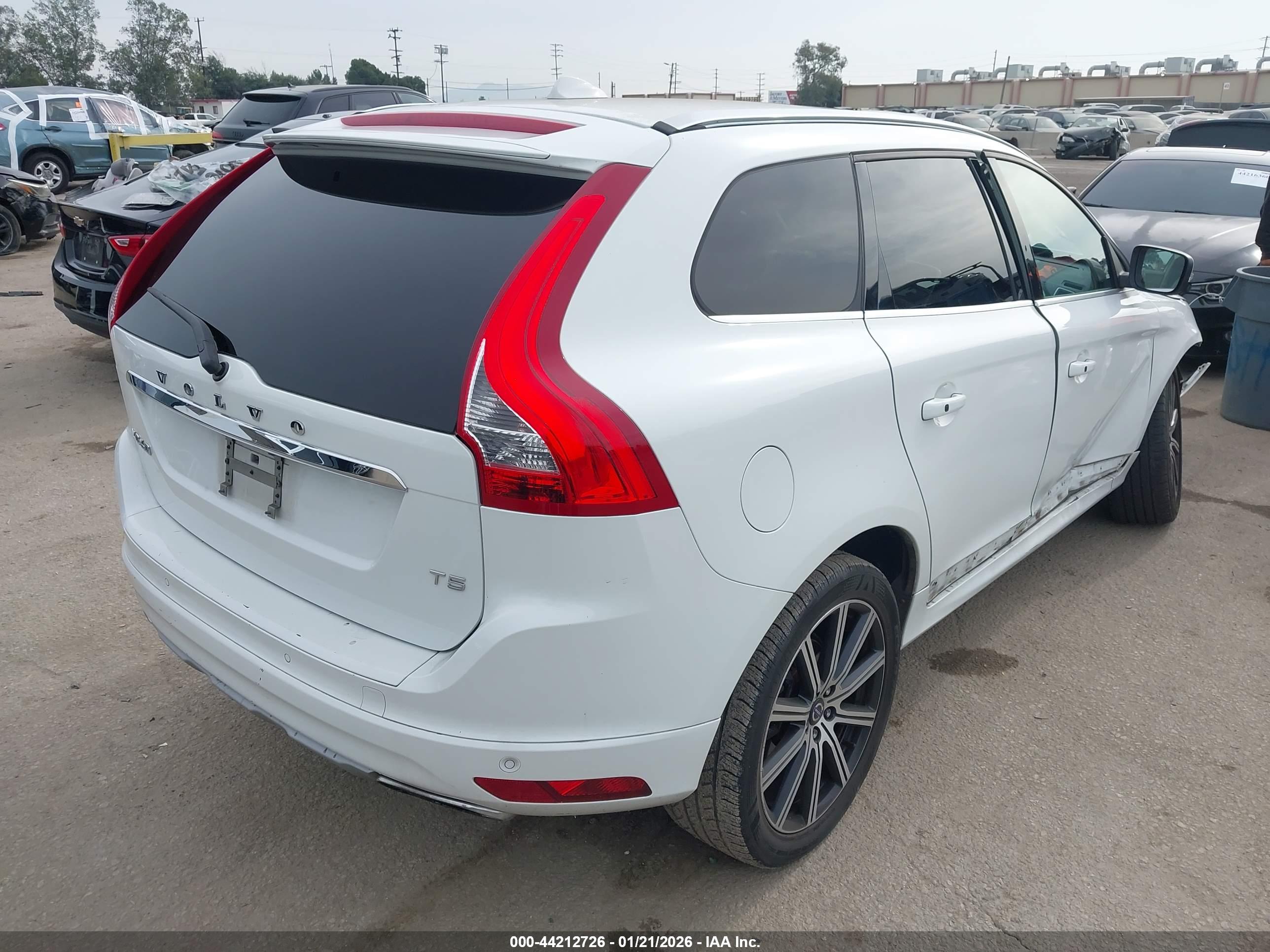 VOLVO XC60 image 4
