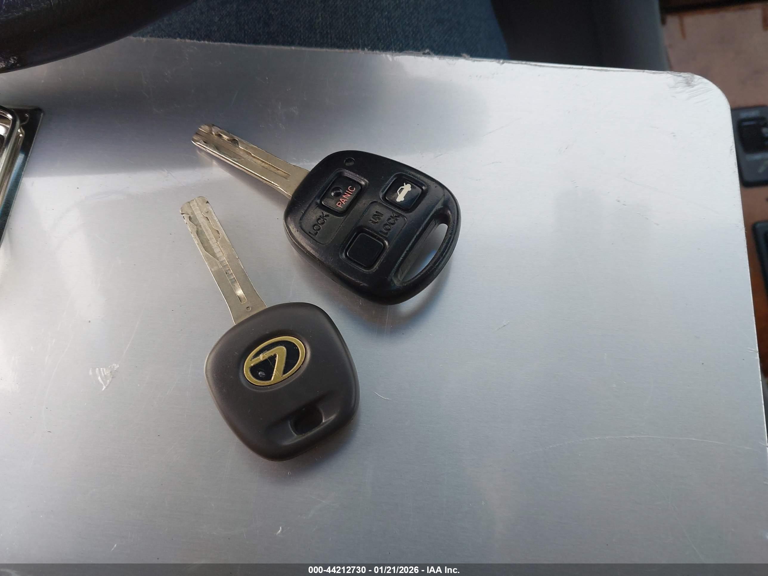 LEXUS ES image 11