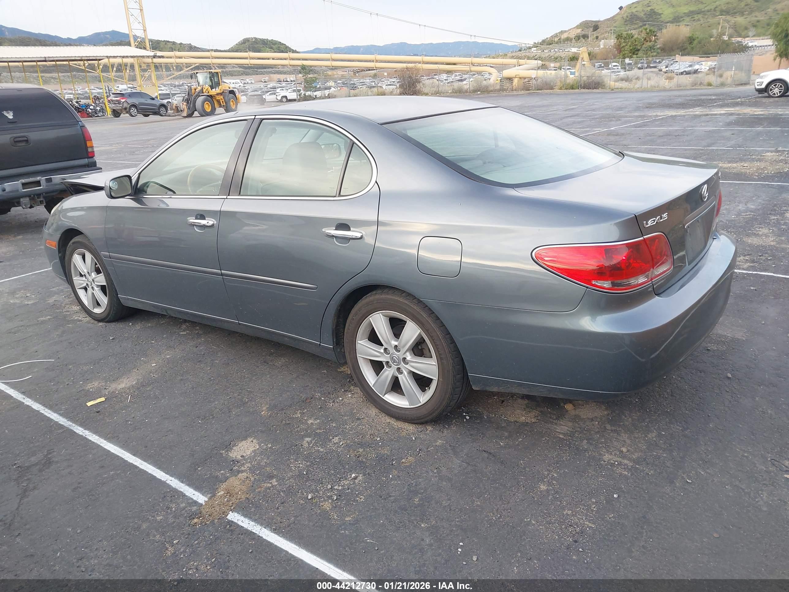 LEXUS ES image 3