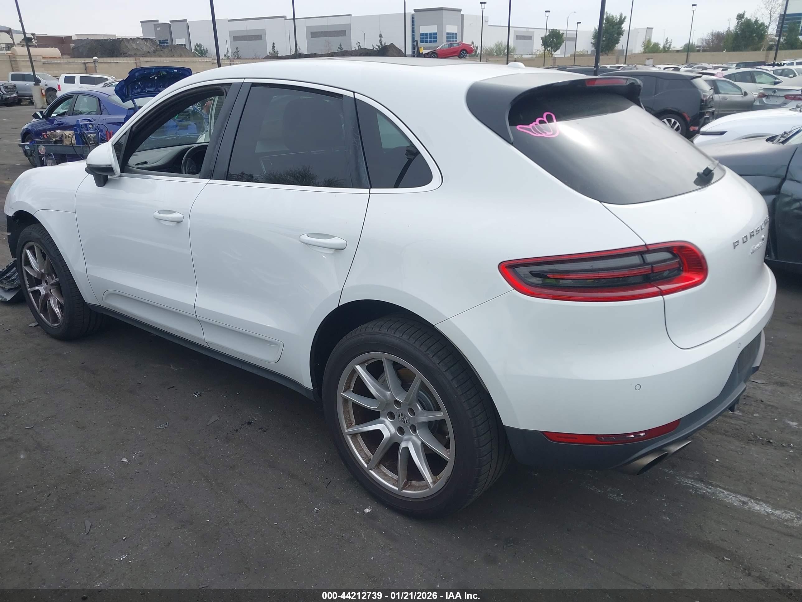 PORSCHE MACAN image 3