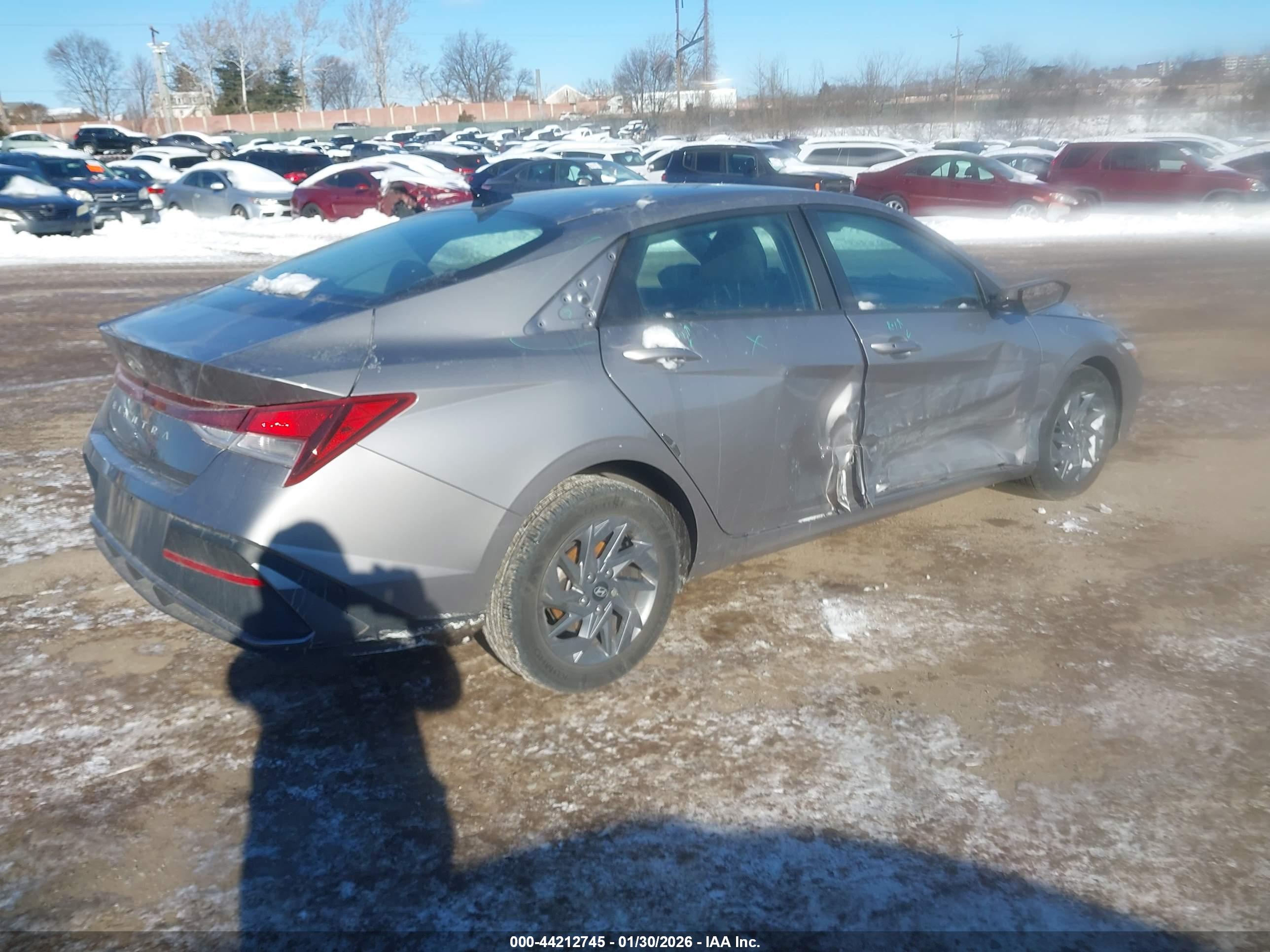 HYUNDAI ELANTRA image 4