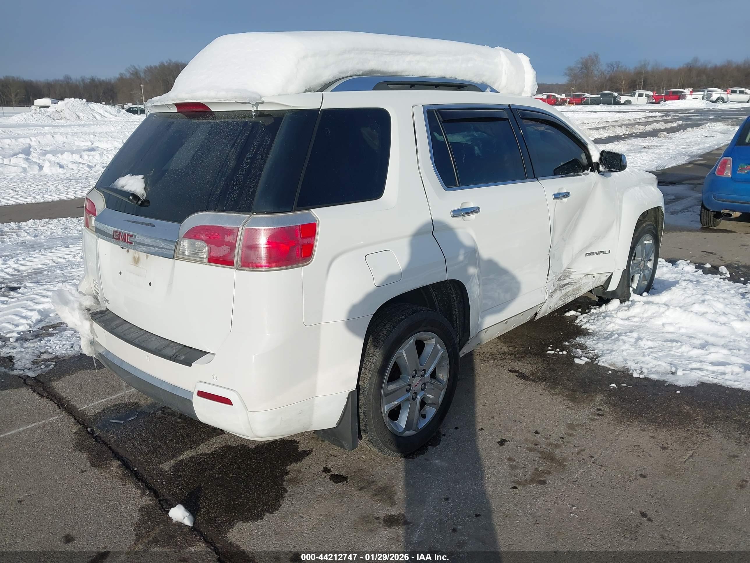 GMC TERRAIN image 4