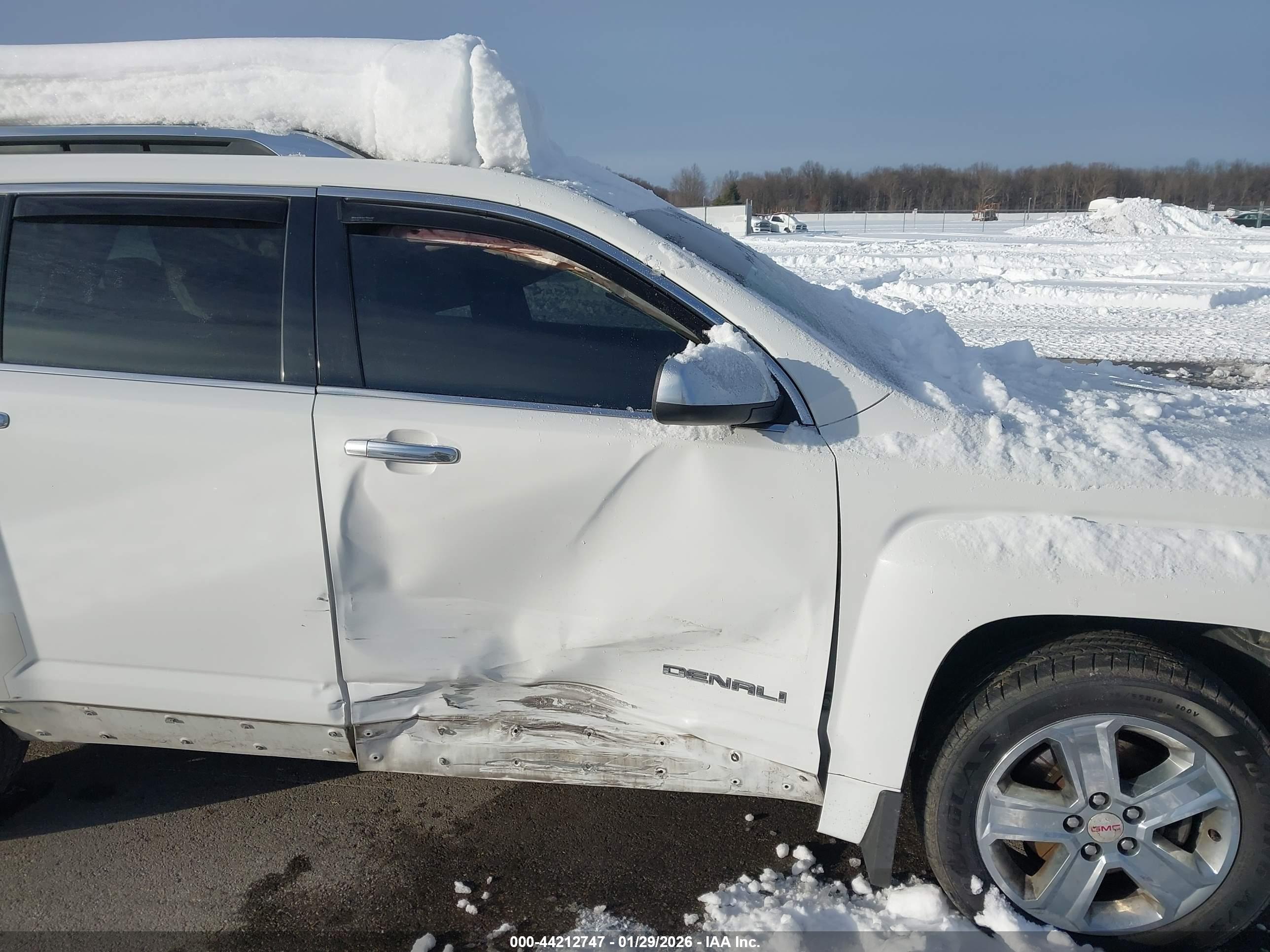 GMC TERRAIN image 6