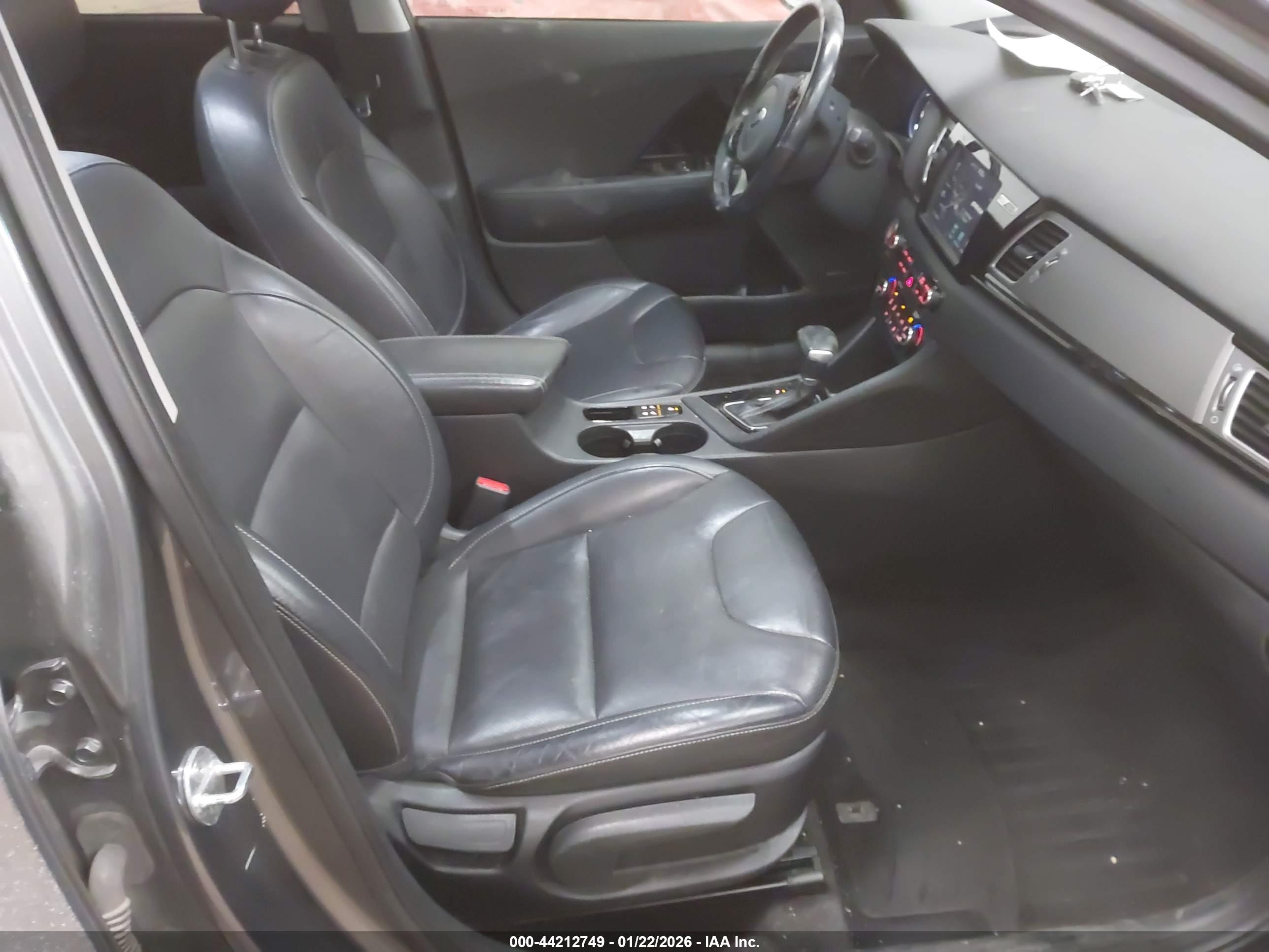 KIA NIRO image 5