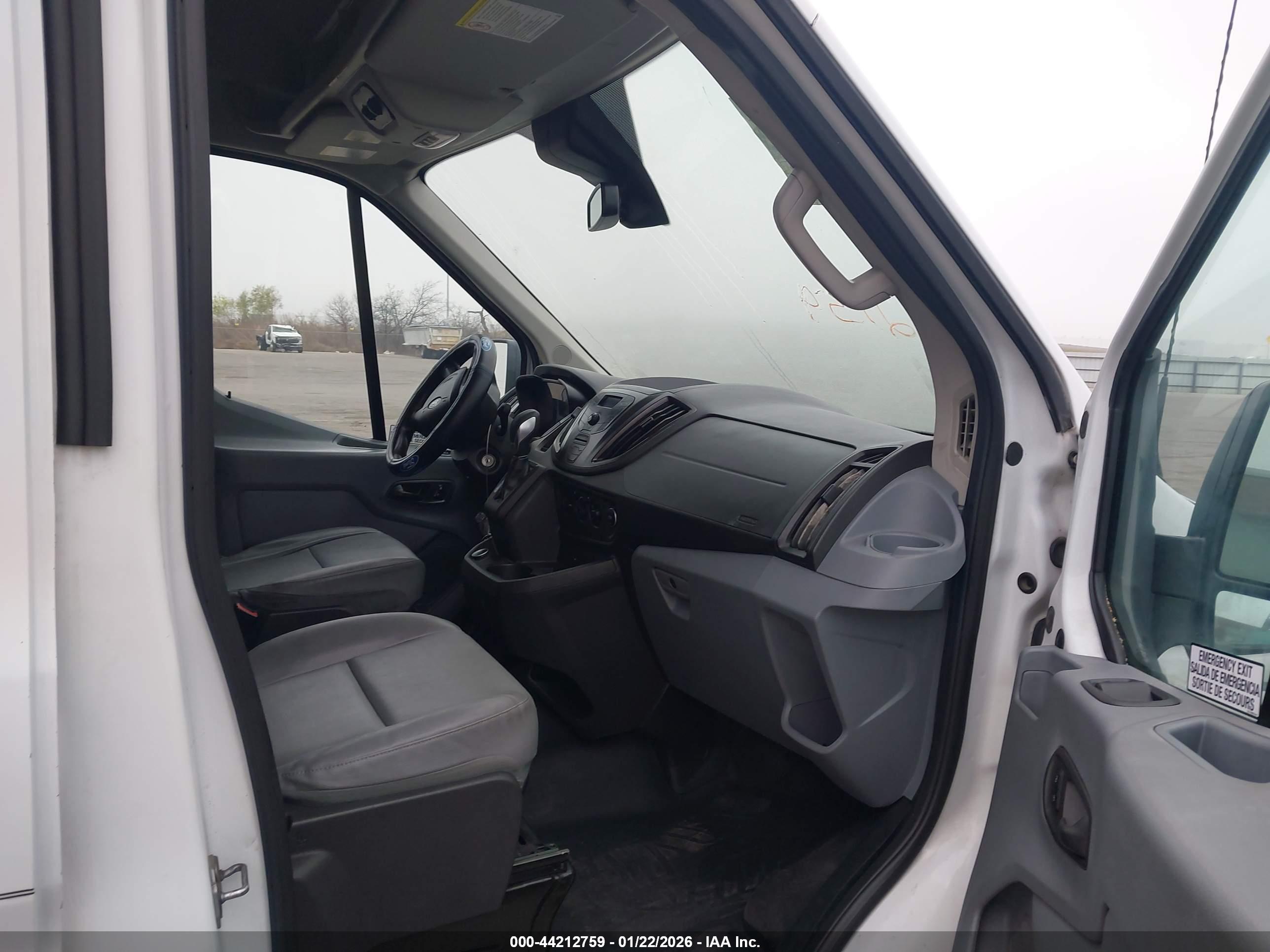 FORD TRANSIT-350 image 7
