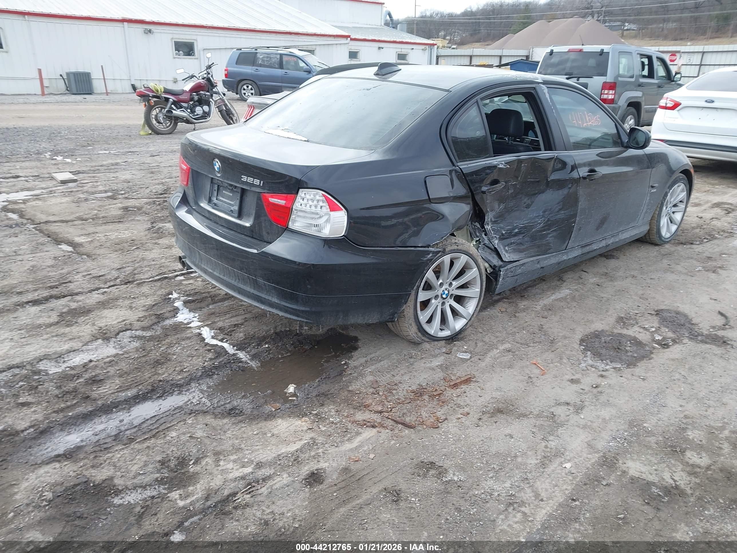 BMW 328I image 4