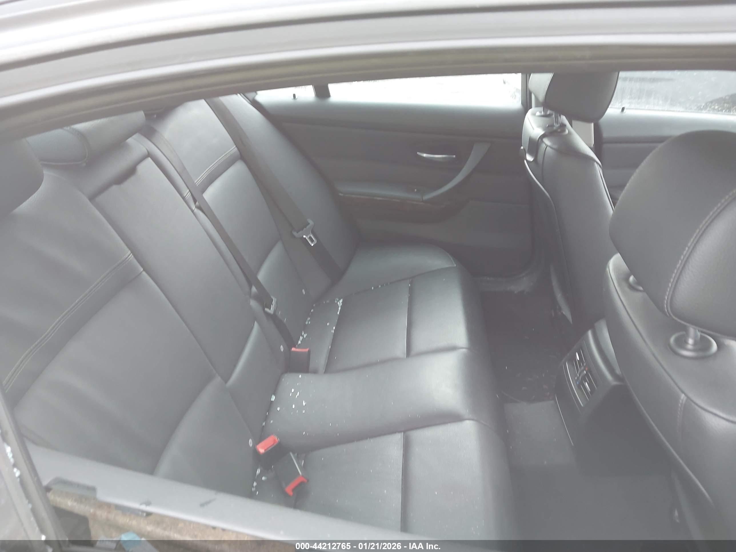 BMW 328I image 8