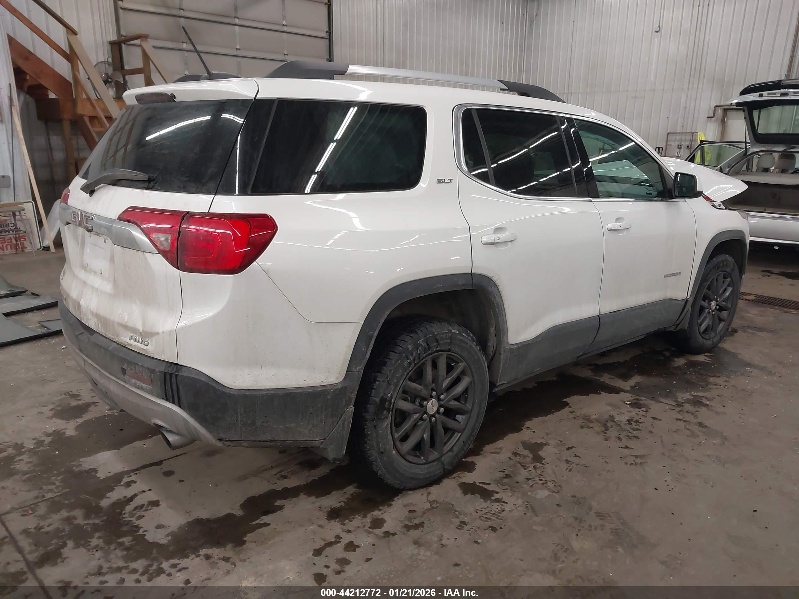 GMC ACADIA image 4