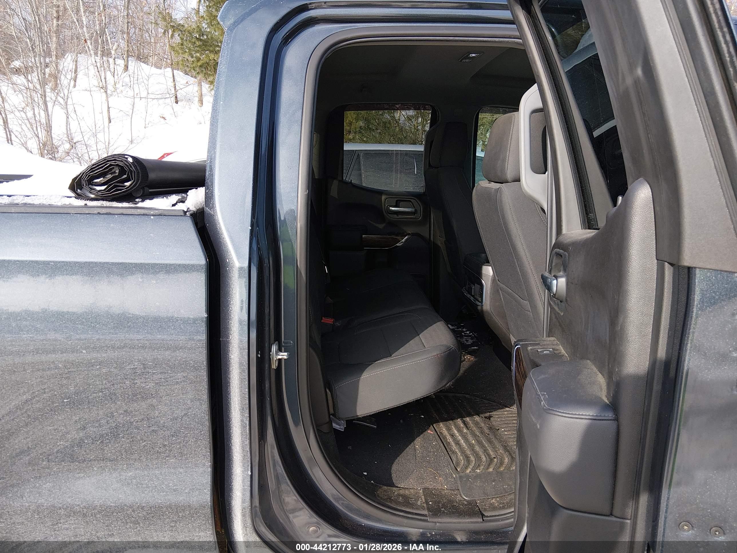 GMC SIERRA image 8
