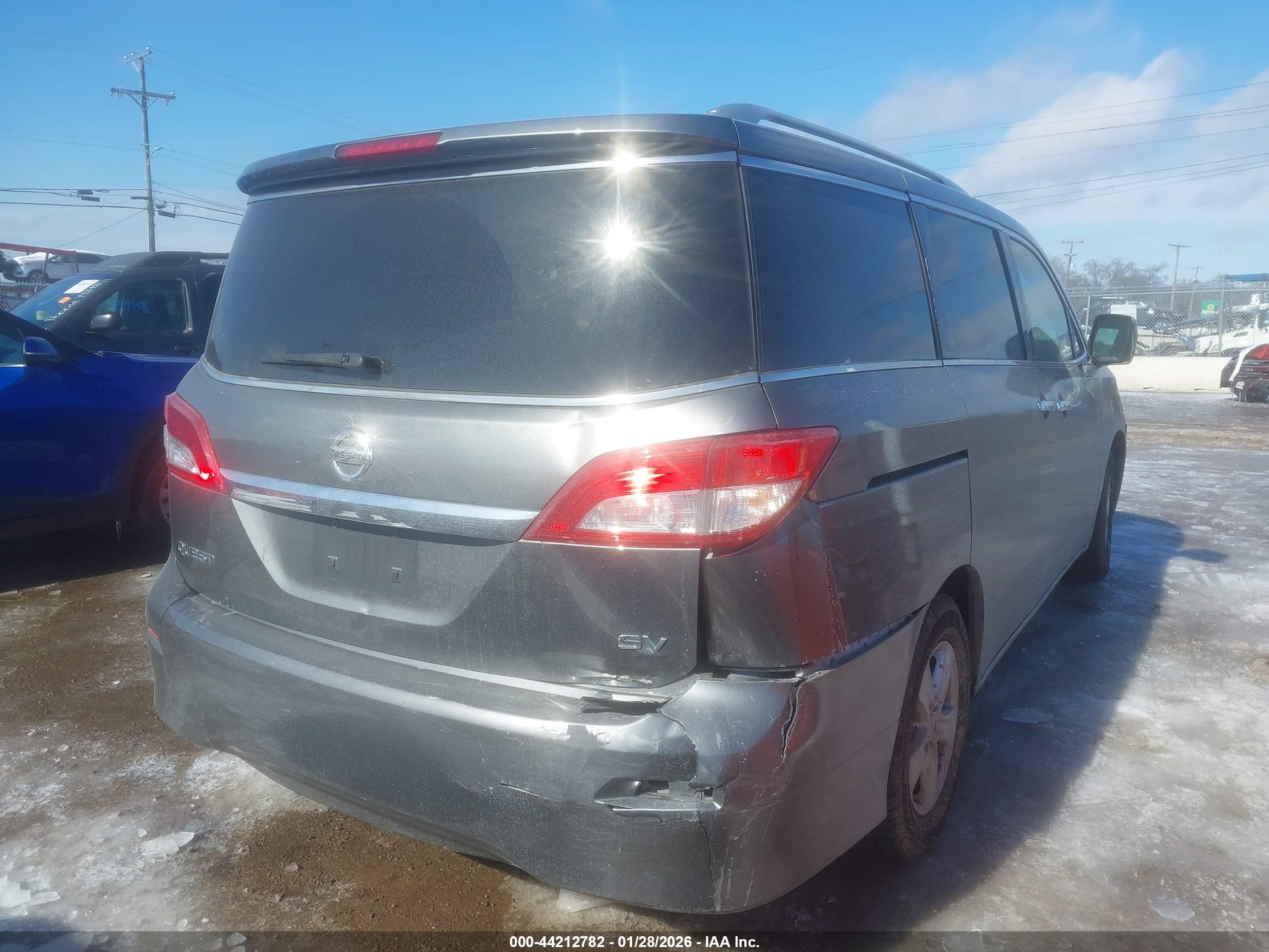 NISSAN QUEST image 4