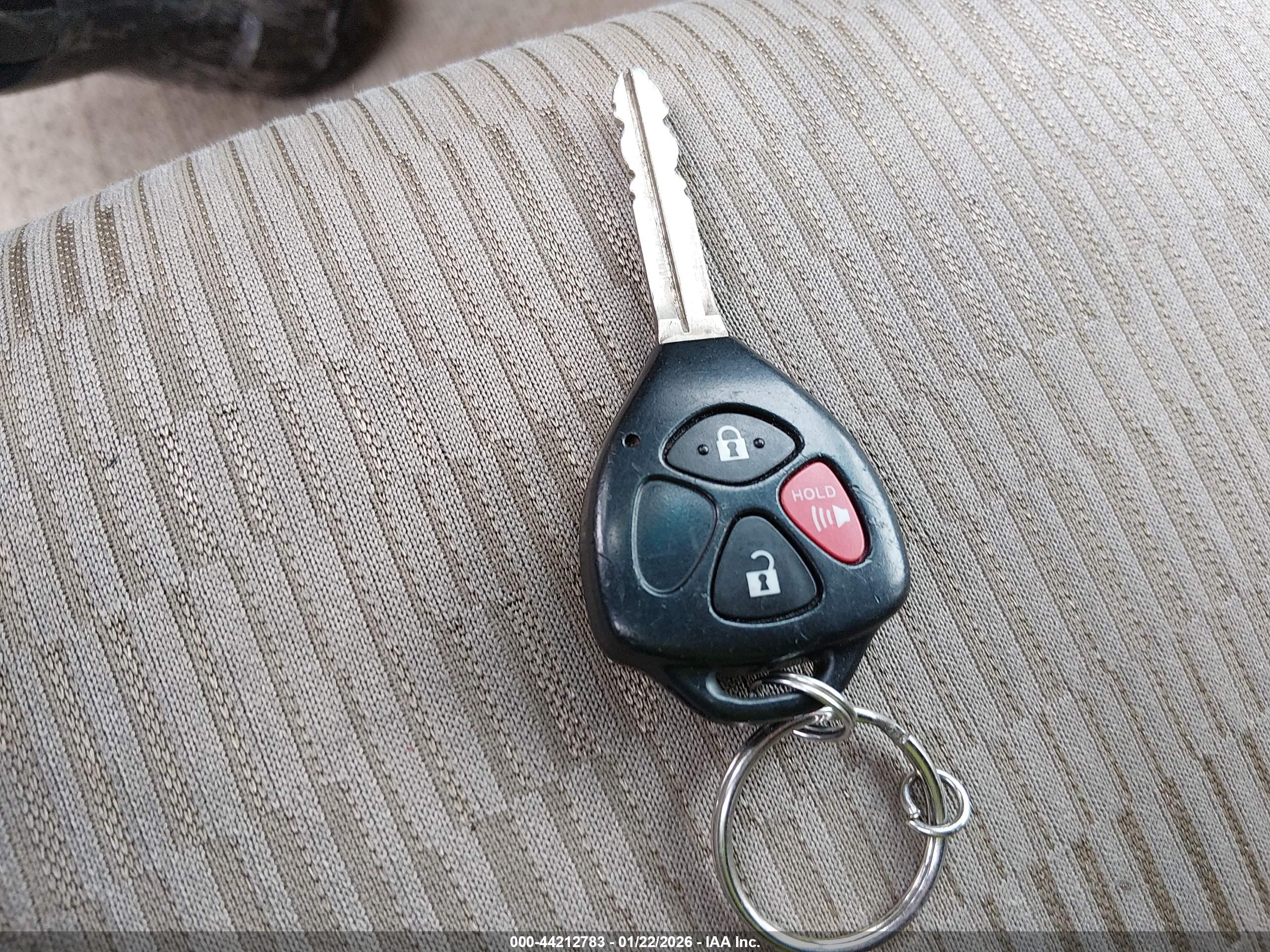 TOYOTA RAV4 image 11