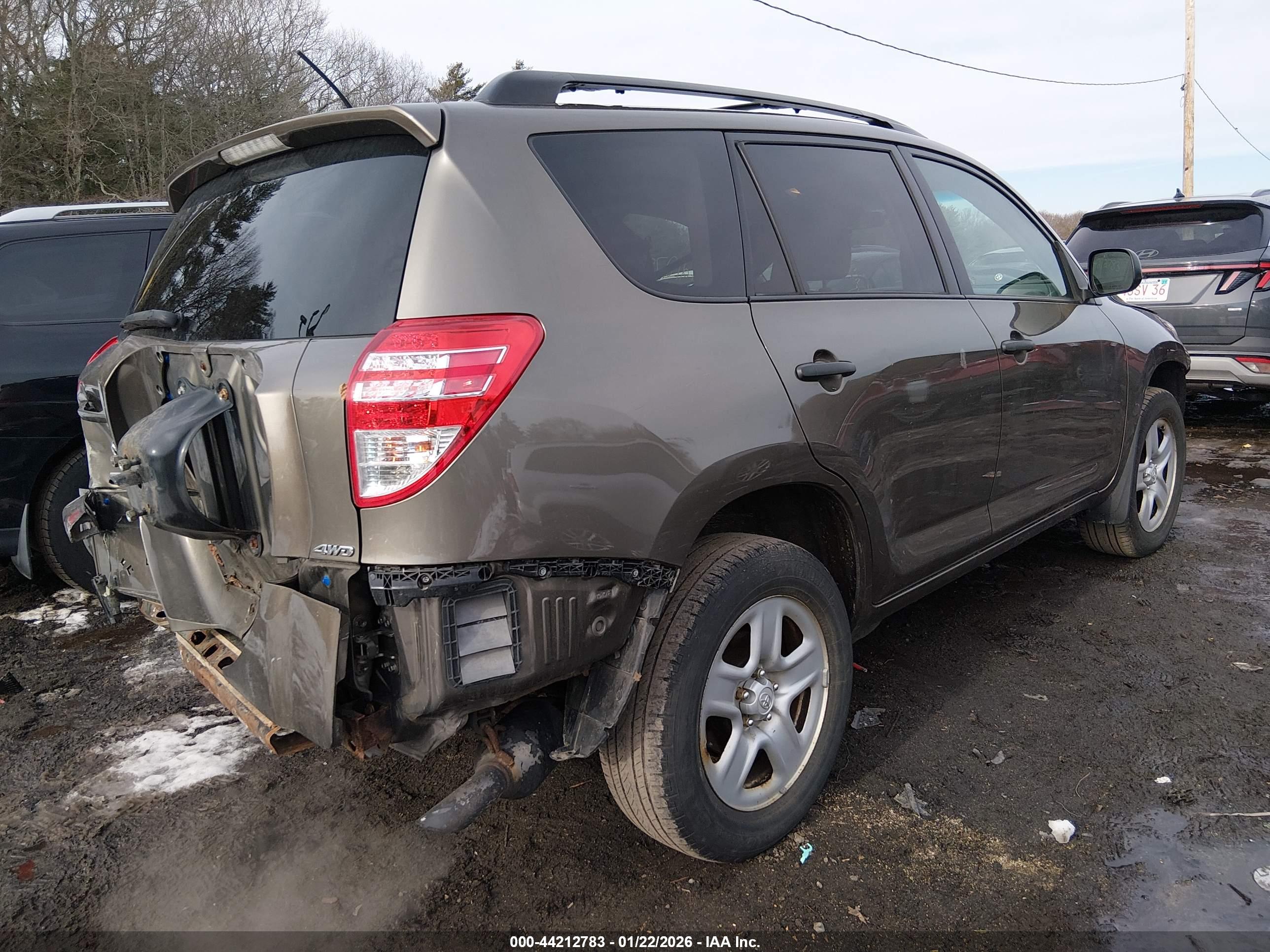 TOYOTA RAV4 image 4