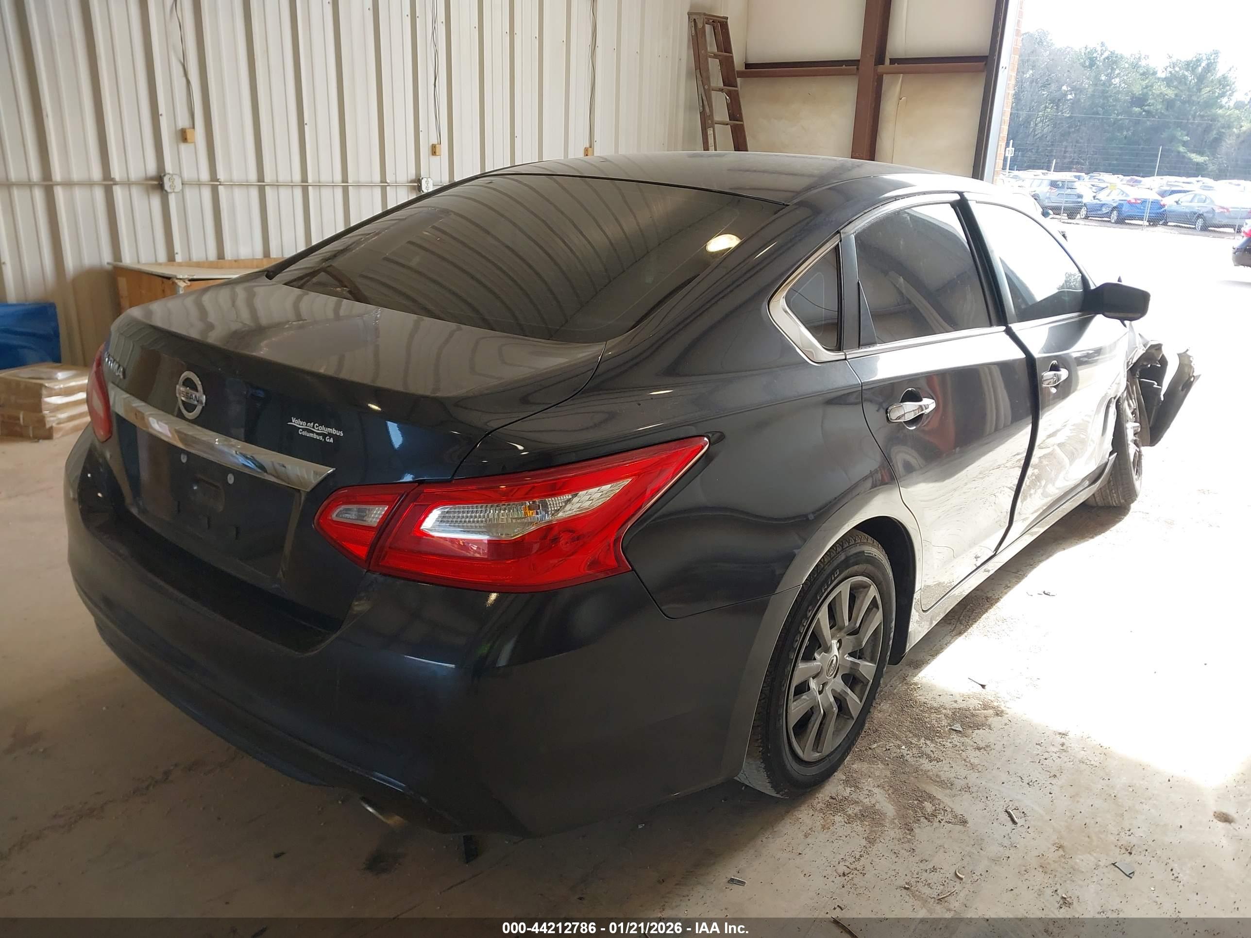 NISSAN ALTIMA image 4