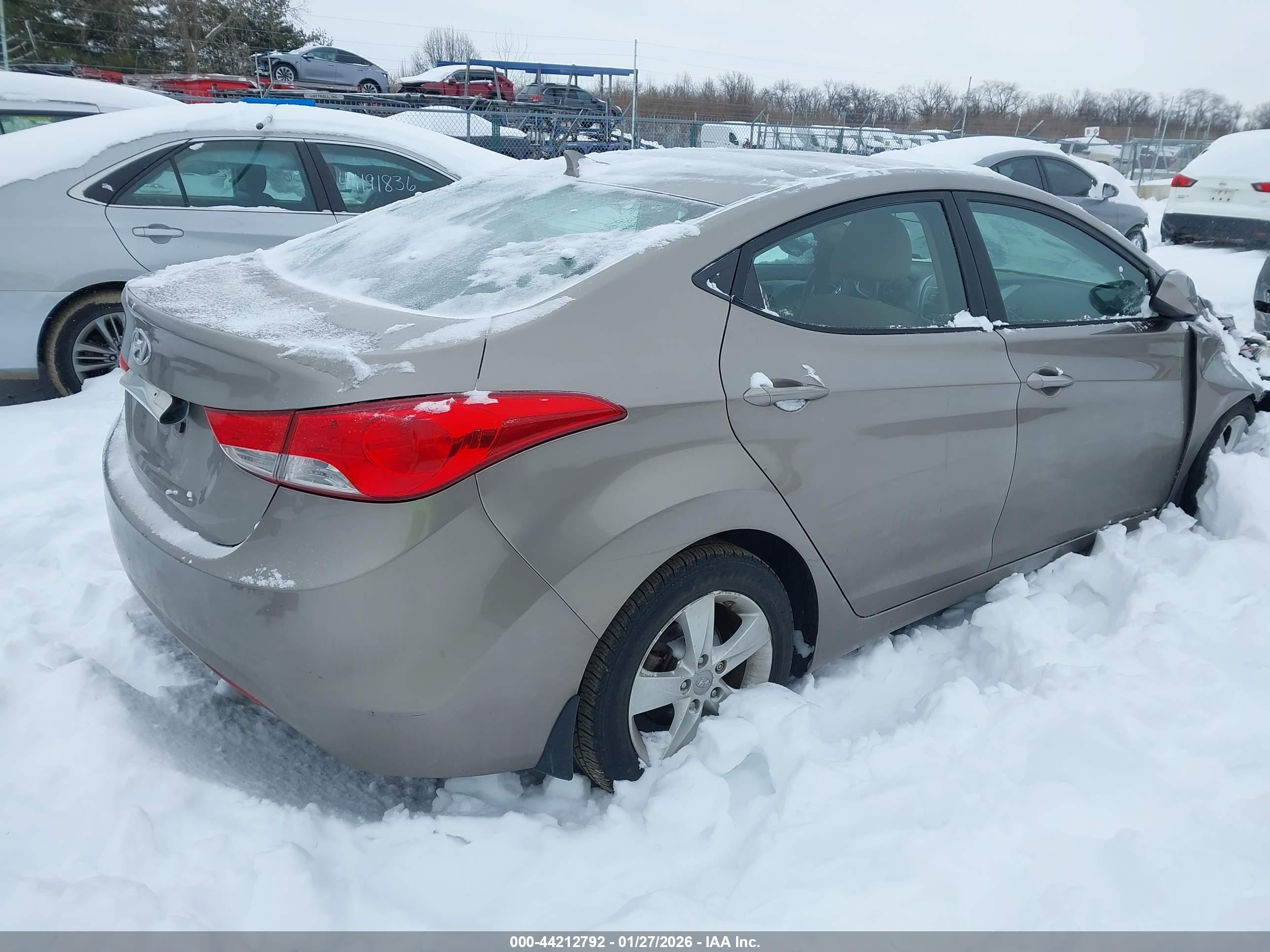 HYUNDAI ELANTRA image 4