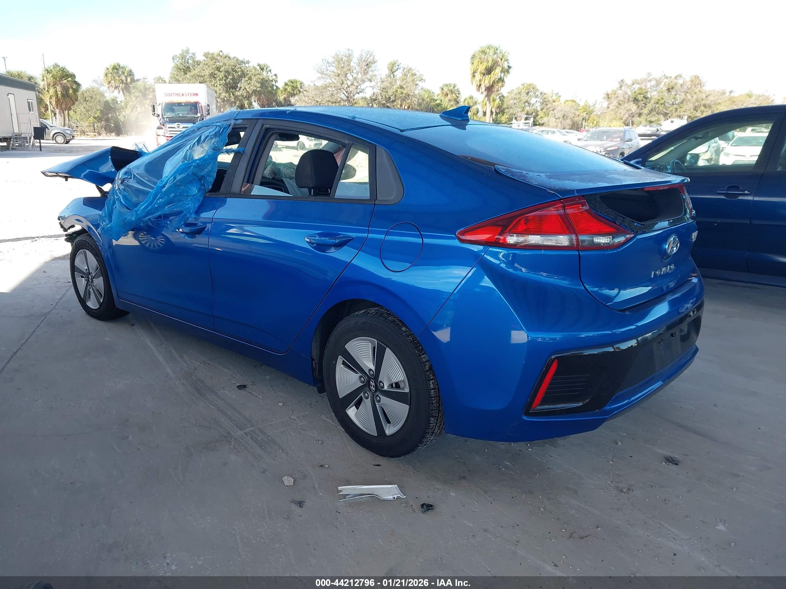 HYUNDAI IONIQ image 3