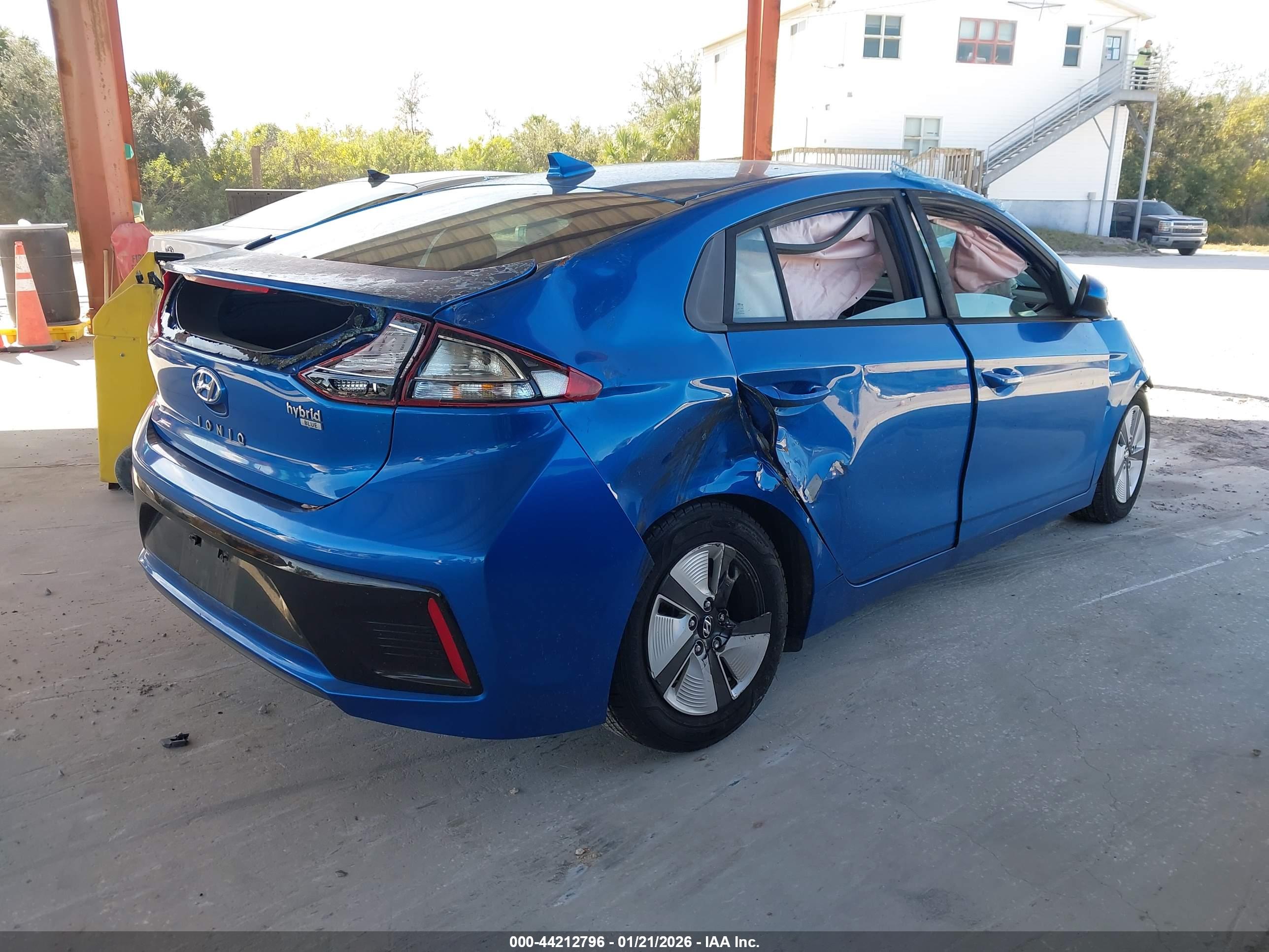 HYUNDAI IONIQ image 4