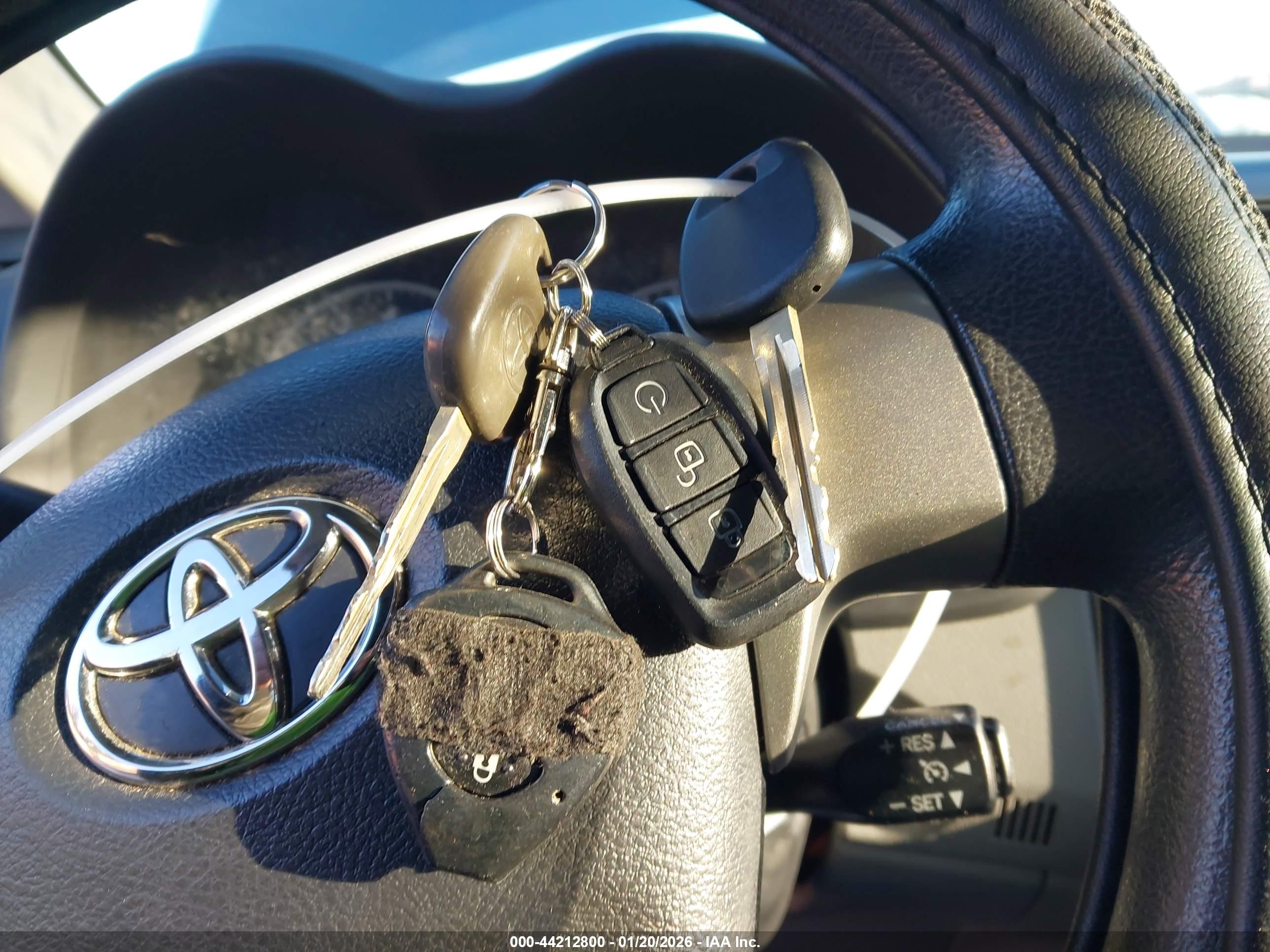 TOYOTA COROLLA image 11