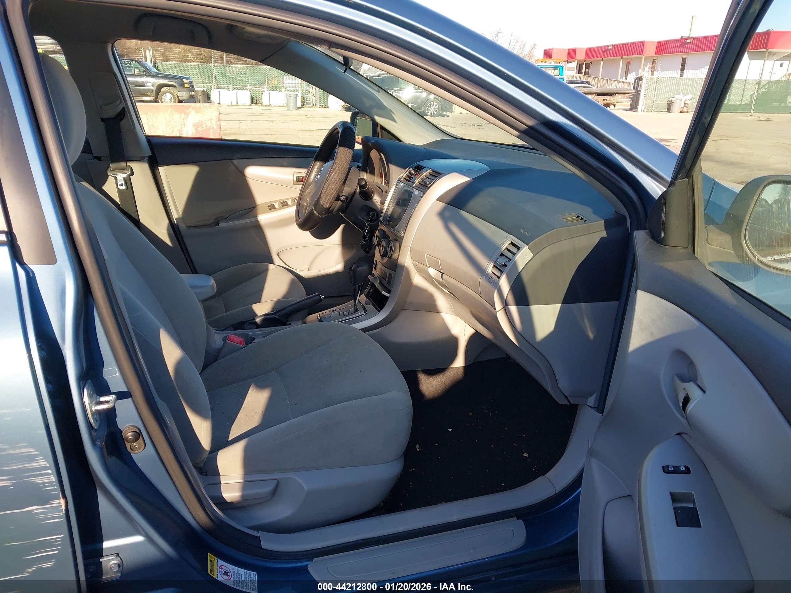 TOYOTA COROLLA image 5