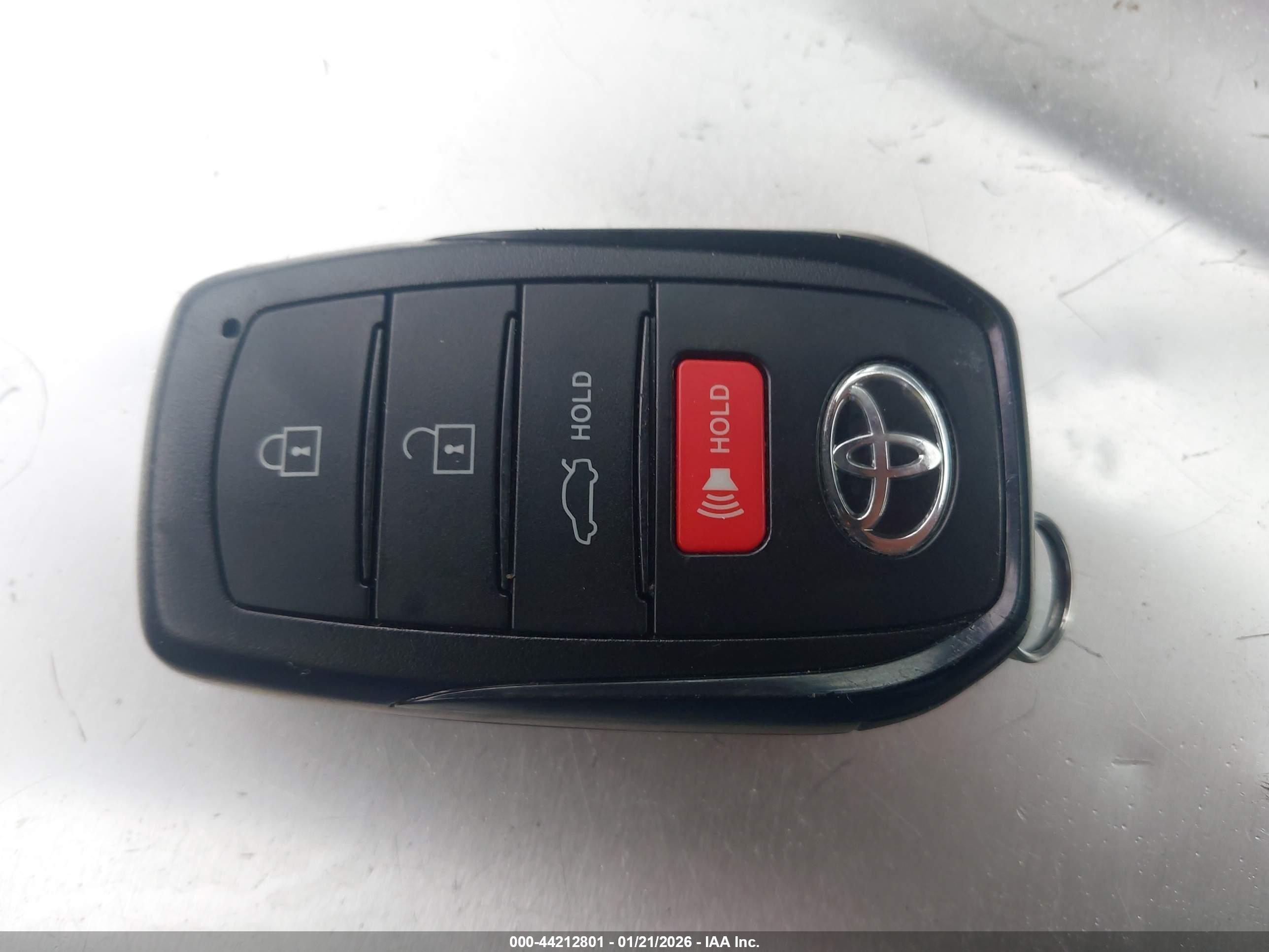 TOYOTA CAMRY image 11