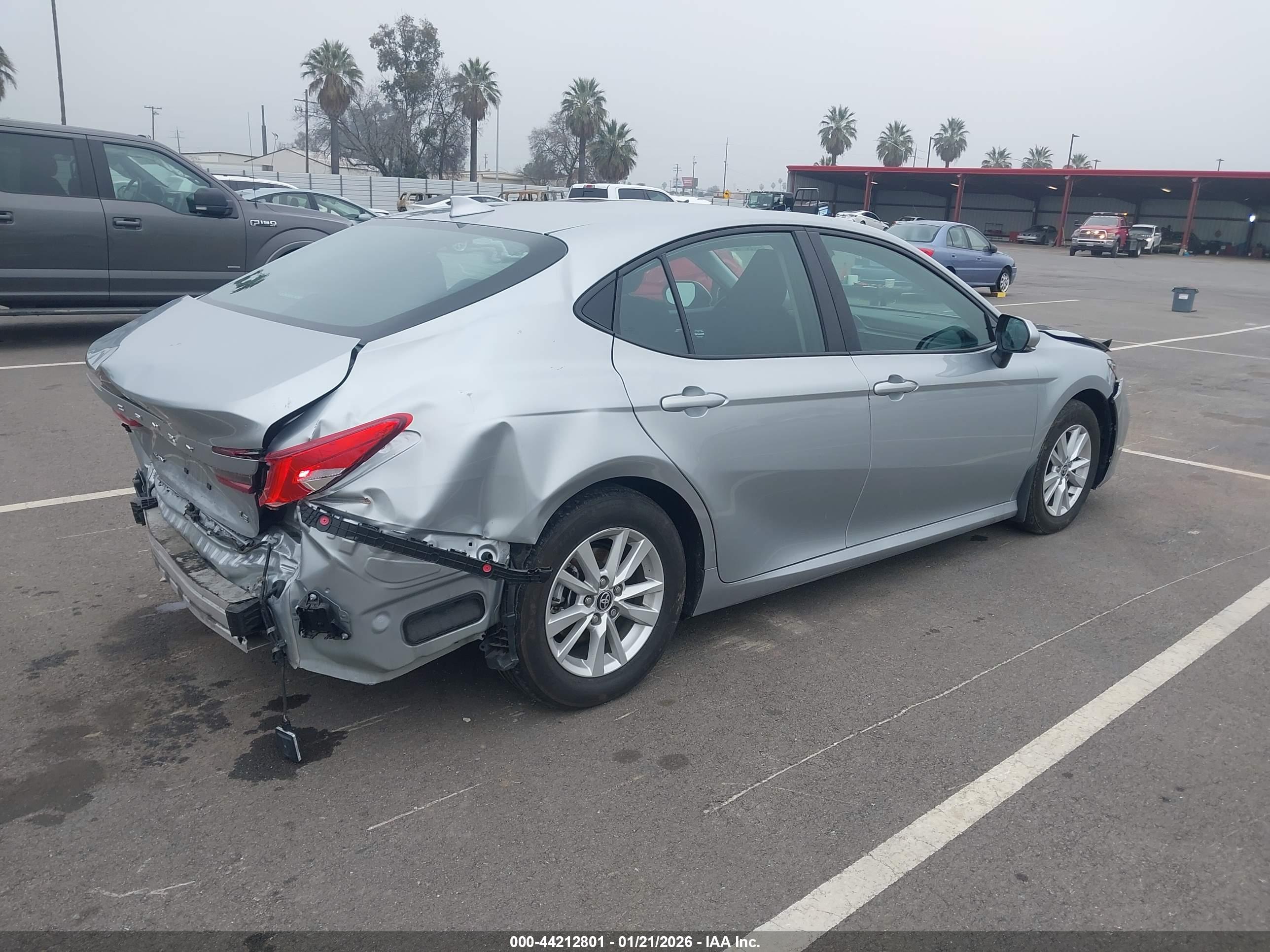 TOYOTA CAMRY image 4