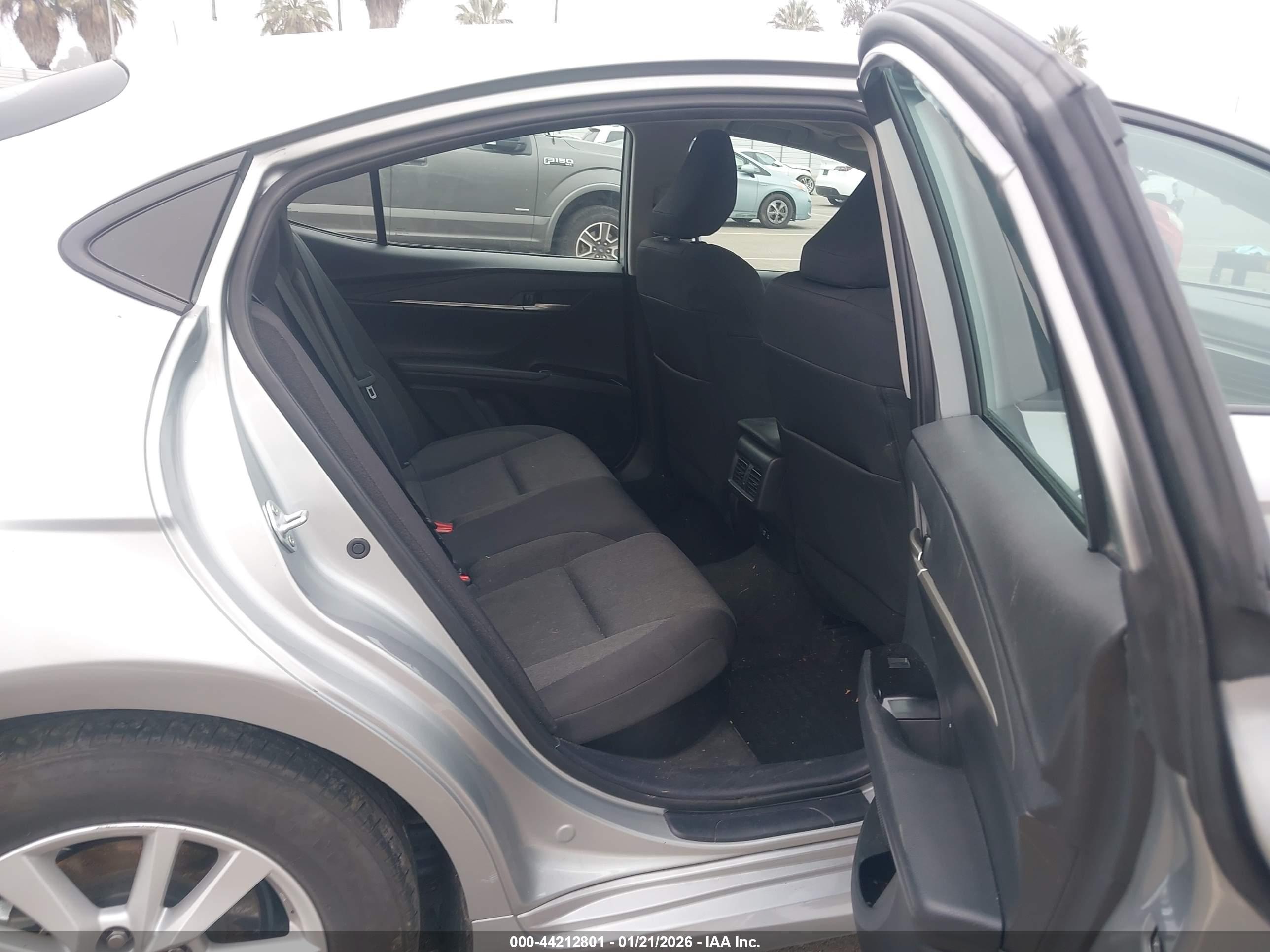 TOYOTA CAMRY image 8