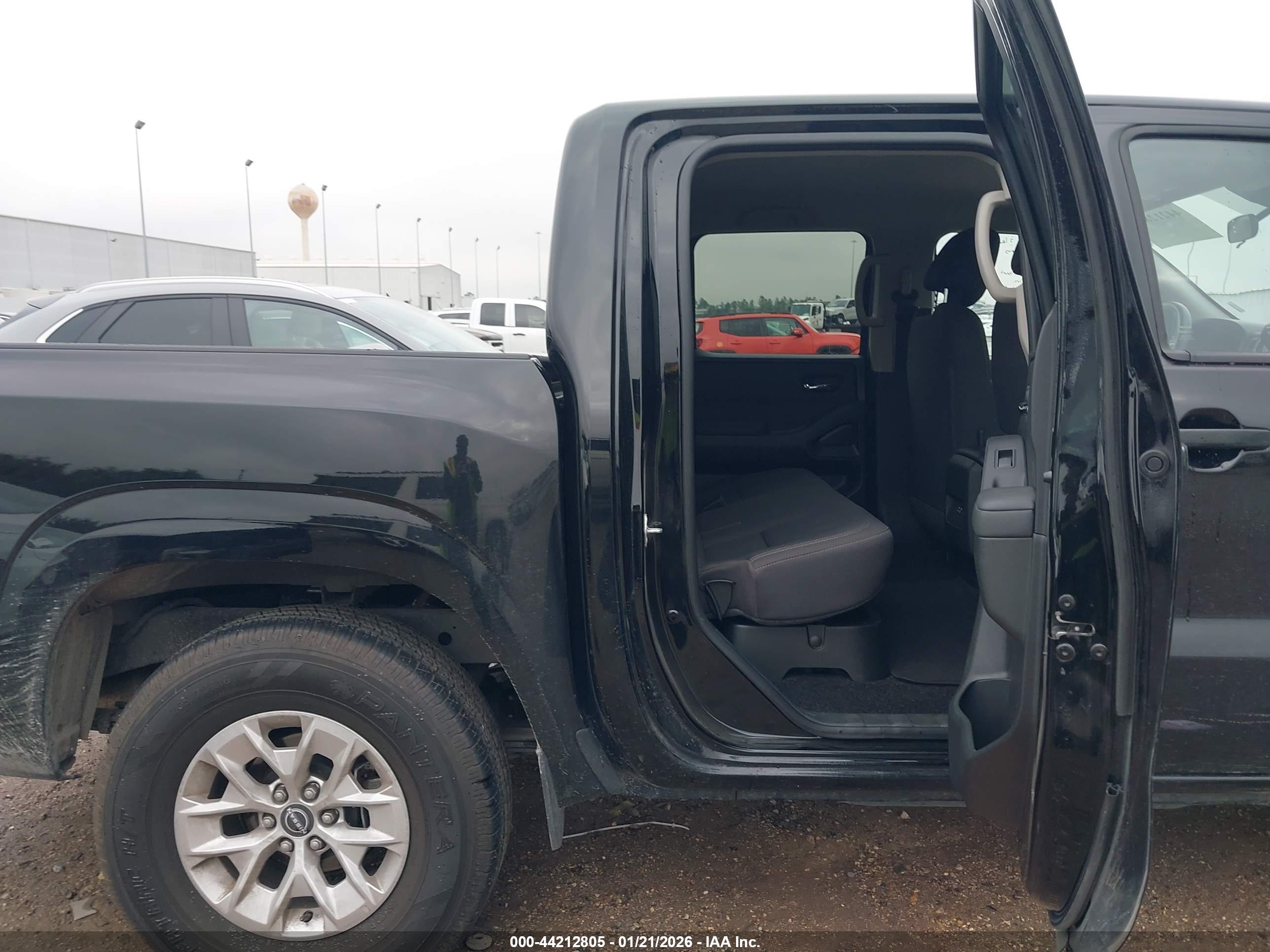 NISSAN FRONTIER image 8