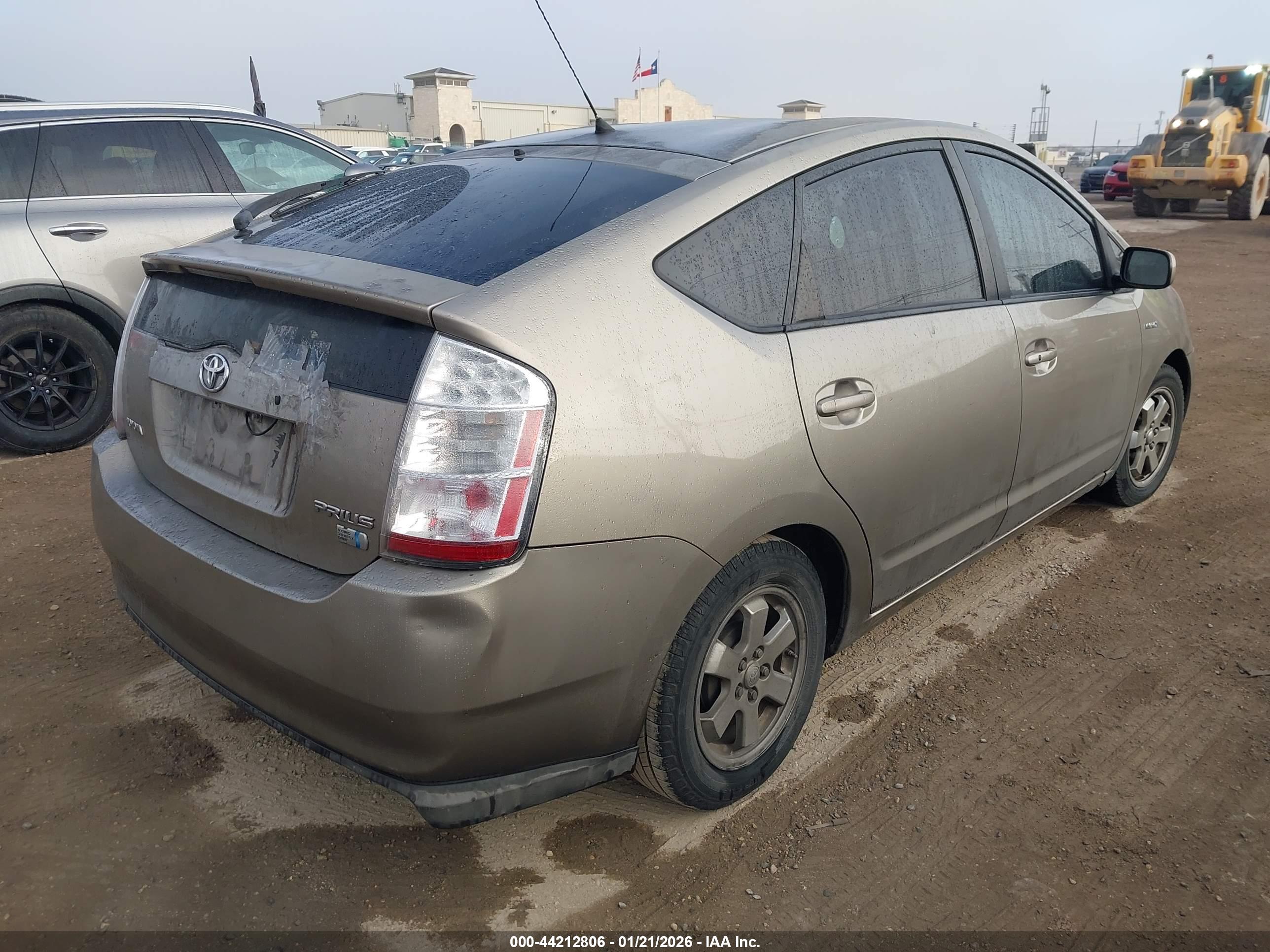 TOYOTA PRIUS image 4