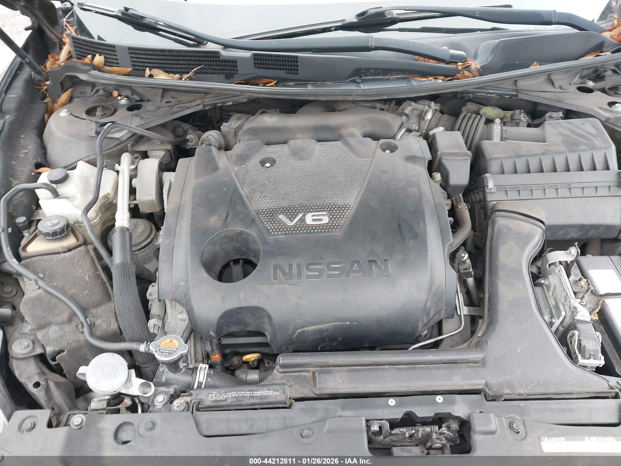 NISSAN MAXIMA image 10